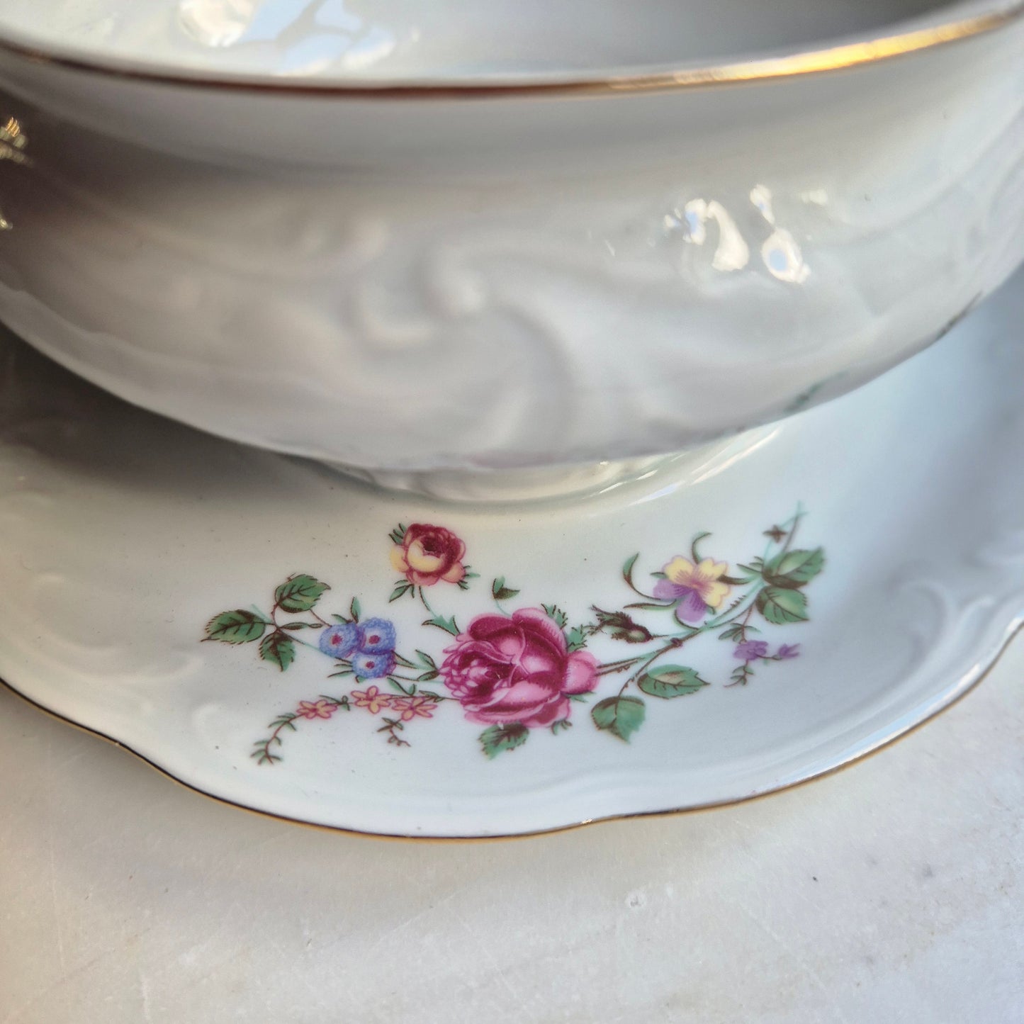 Antike Porzellan Sauciere weiß mit Blumendekor Wawel Polen