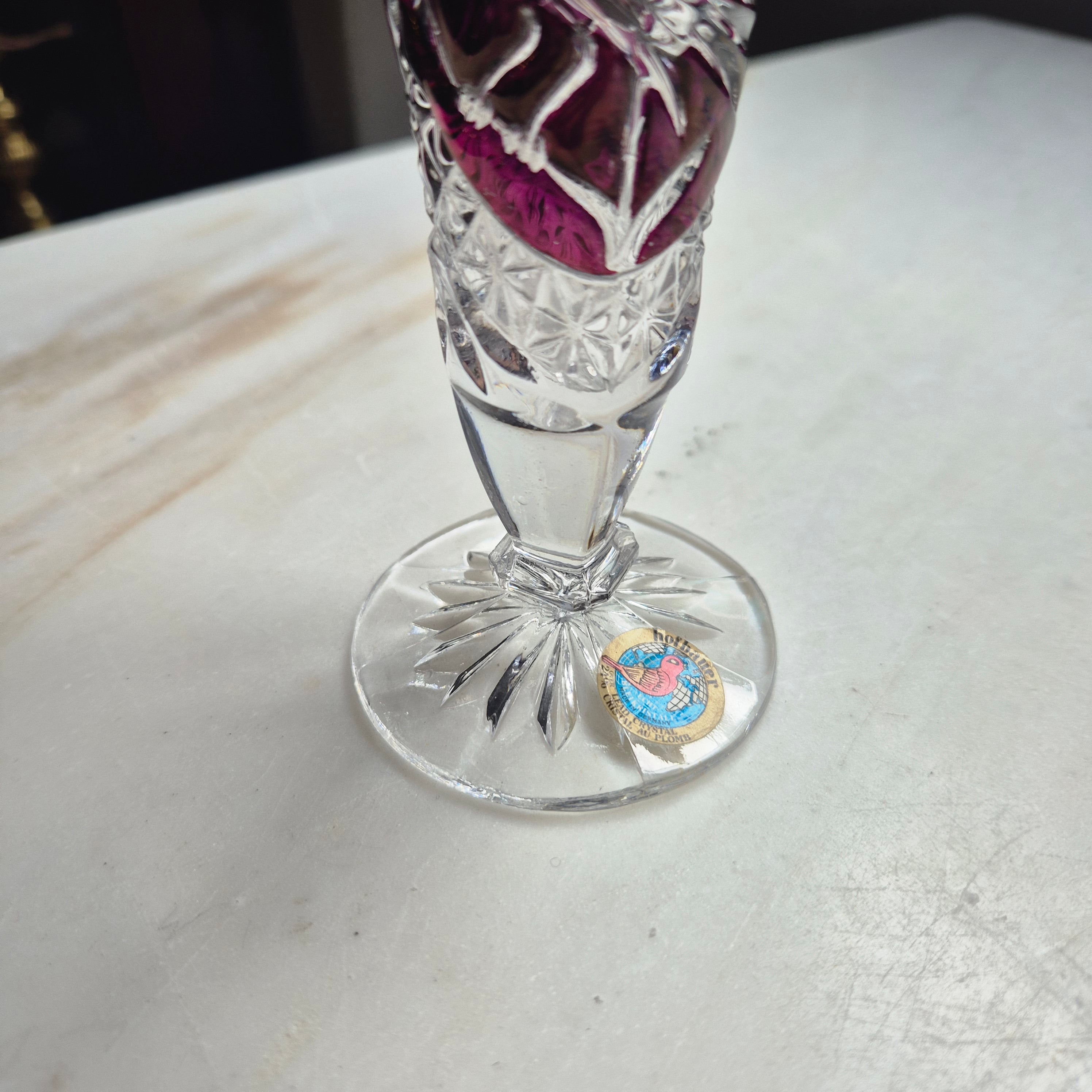 Vintage Bleikristall Hofbauer kleine Vase mit Vogelmotiv Weinrot