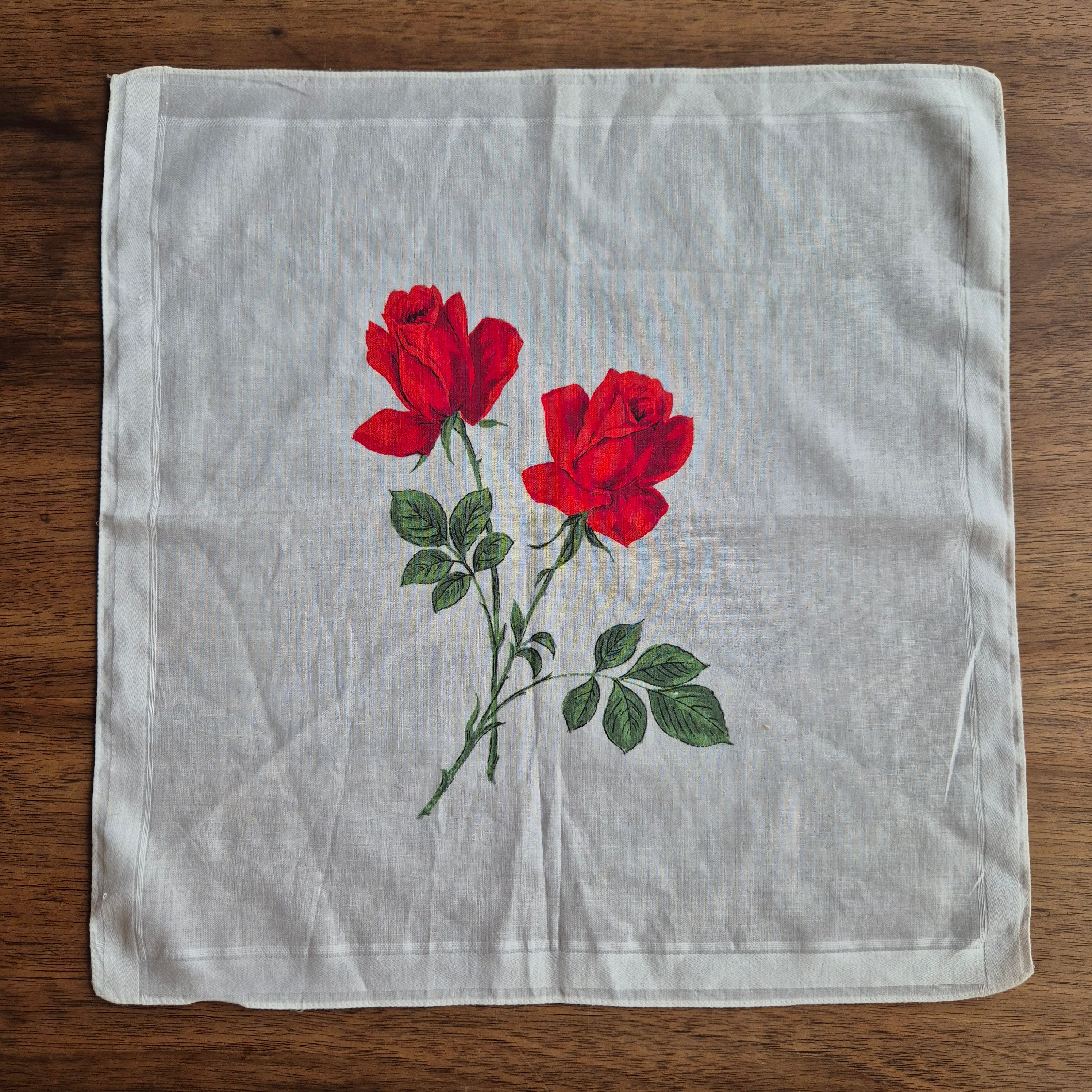 Vintage Stofftaschentuch weiß mit Rosen bedruckt Baumwolle 31x33cm