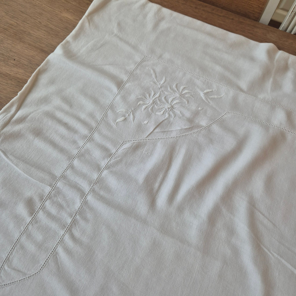 Antiker Kopfkissenbezug mit zarter Stickerei 76x78cm Baumwolle Monogramm A.S.