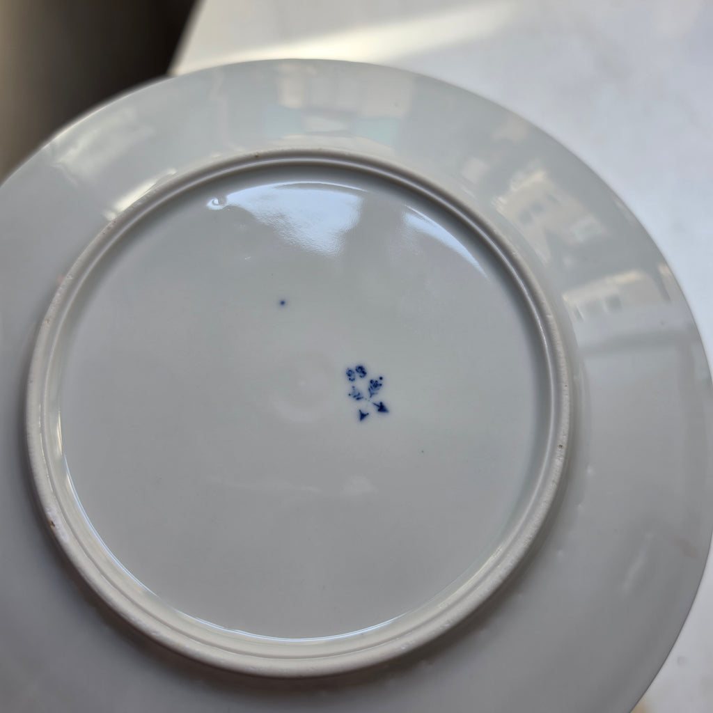 Edler Porzellanteller mit klassischem Strohblumenmuster / Zwiebelmuster – Blau-Weiß Vintage
