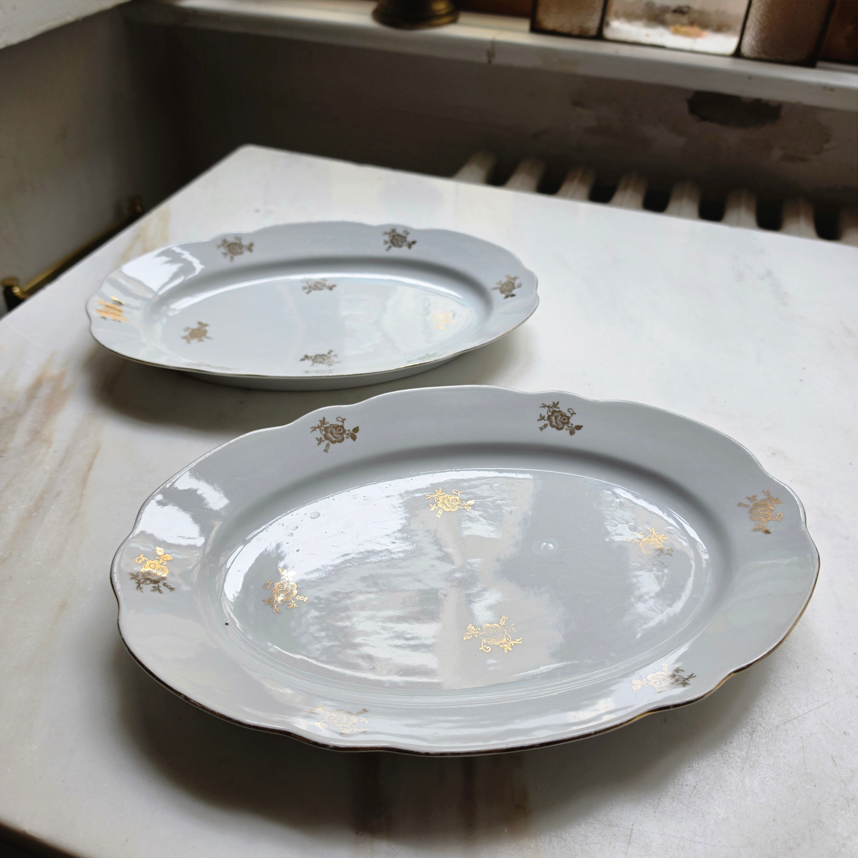 Vintage Porzellan Servierplatten – Reinecke Eisenberg - Weiß mit Golddekor