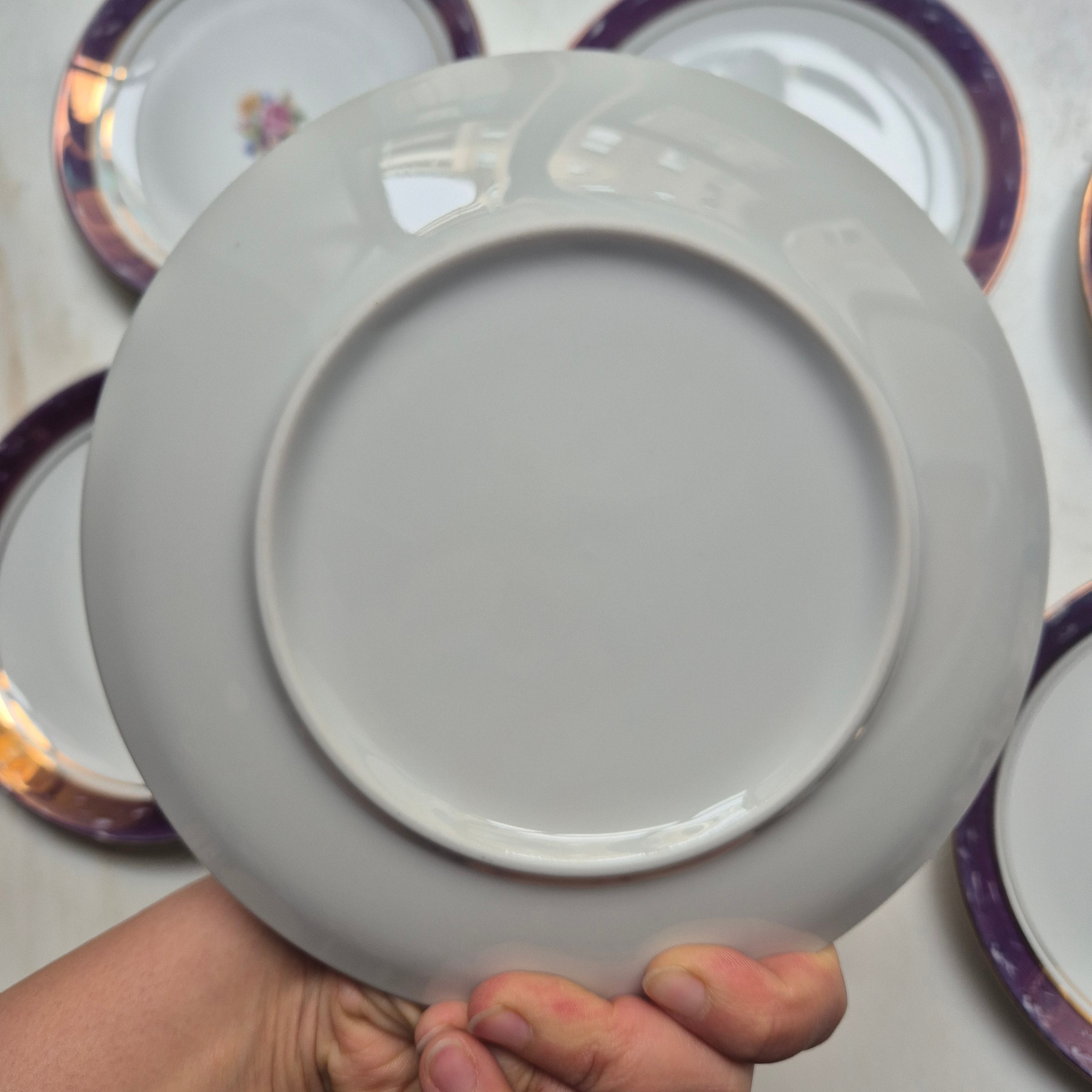6x Antike Kuchenteller Blumendekor weiß mit lila Goldrand