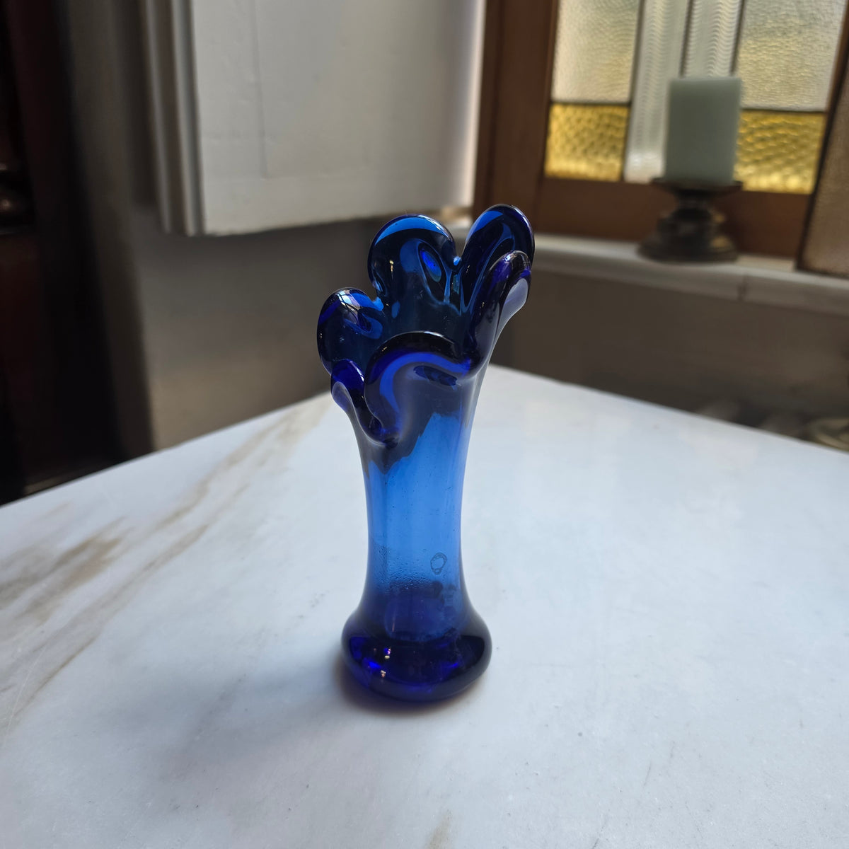 Vintage Blauglas Vase im Finger- / Blüten-Design – Mundgeblasen & Handgefertigt
