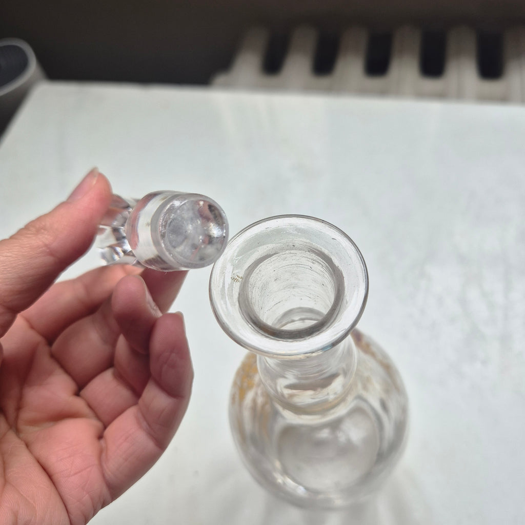 Antike Jugendstil Karaffe Glas Emaillemalerei aus Frankreich Hahnmotiv