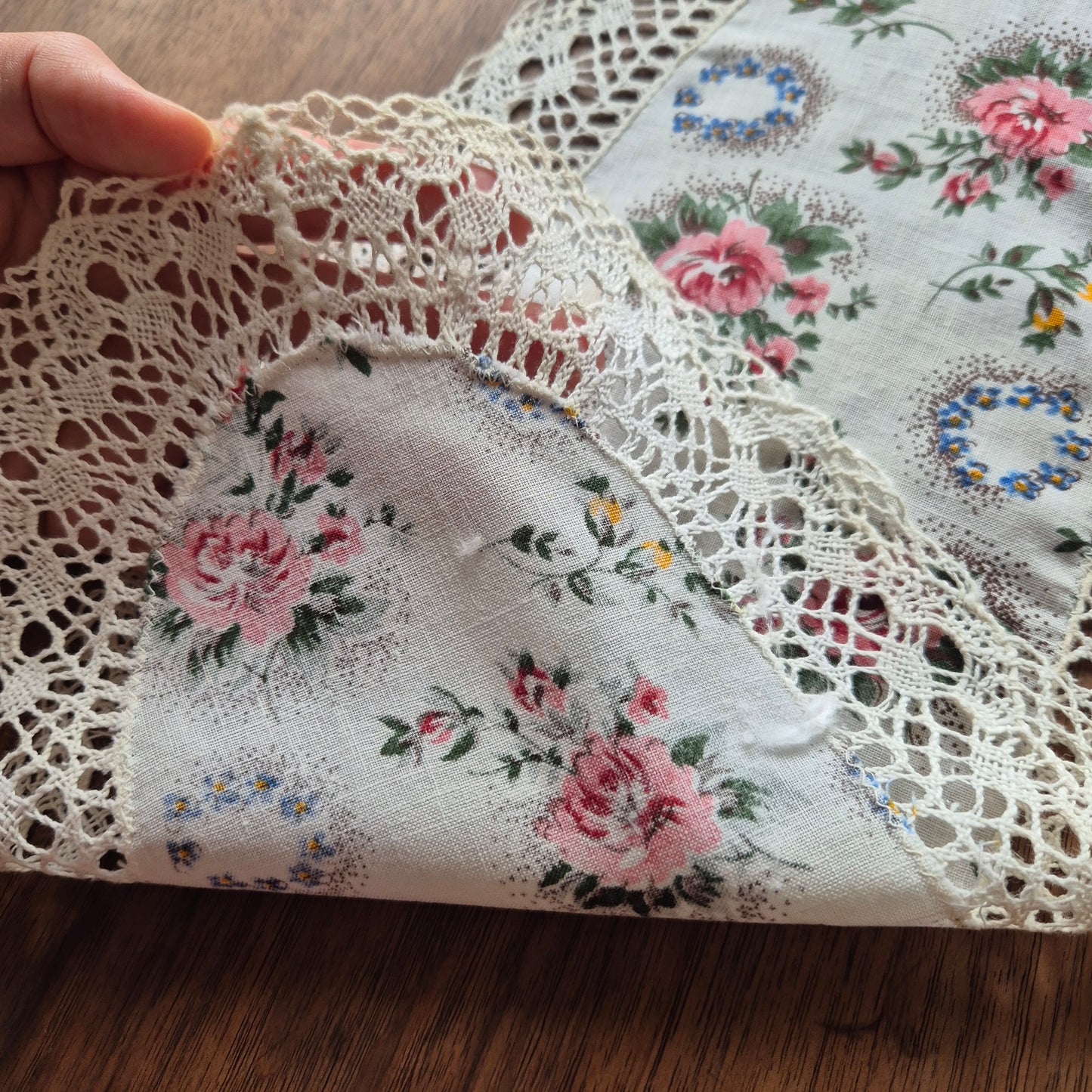 Antike kleine weiße ovale Zierdecke 47x22cm mit Blumenmuster