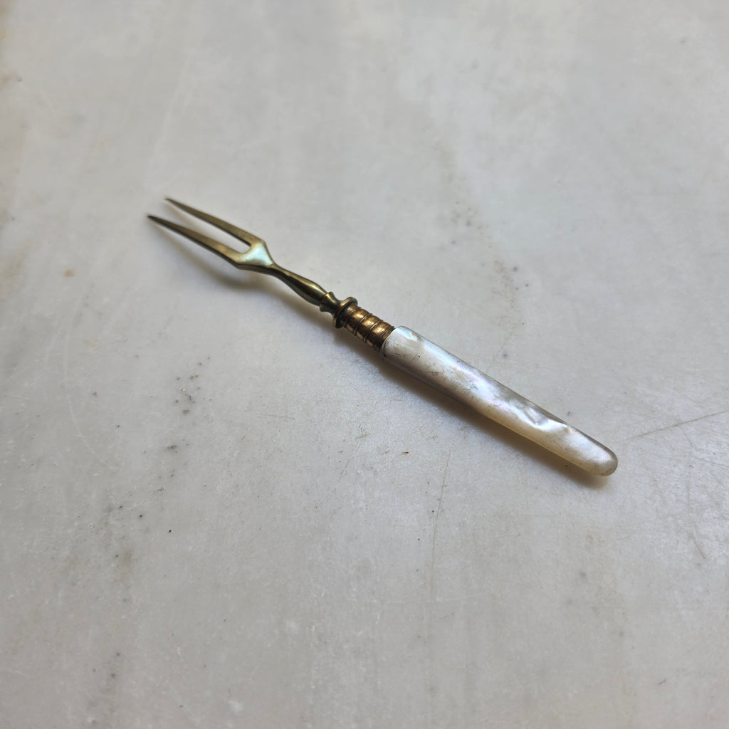 Antike Serviergabel mit echtem Perlmutt-Griff