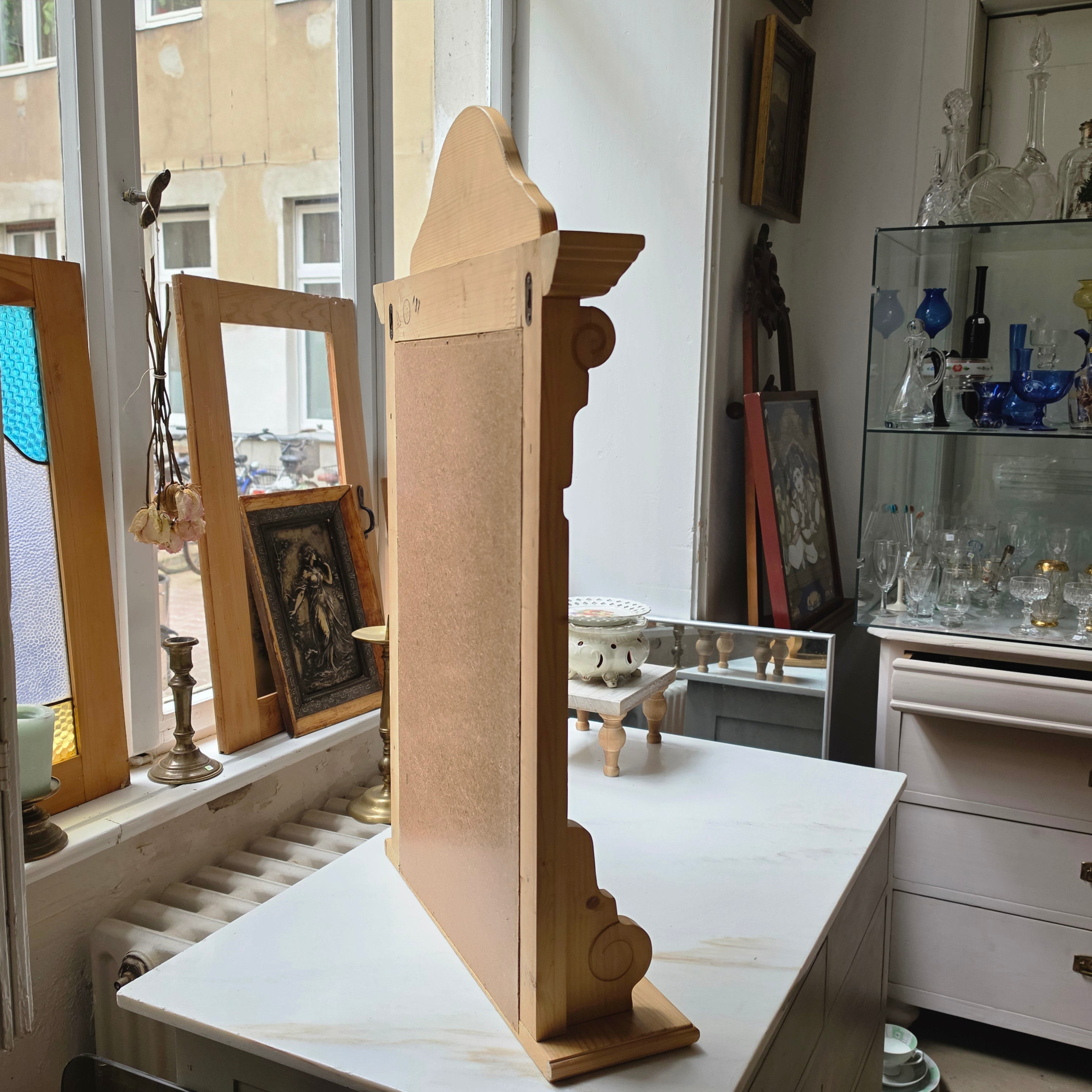 Charmanter Wandspiegel - Konsolenspiegel aus Massivholz - Kiefer/Fichte - mit Ablage