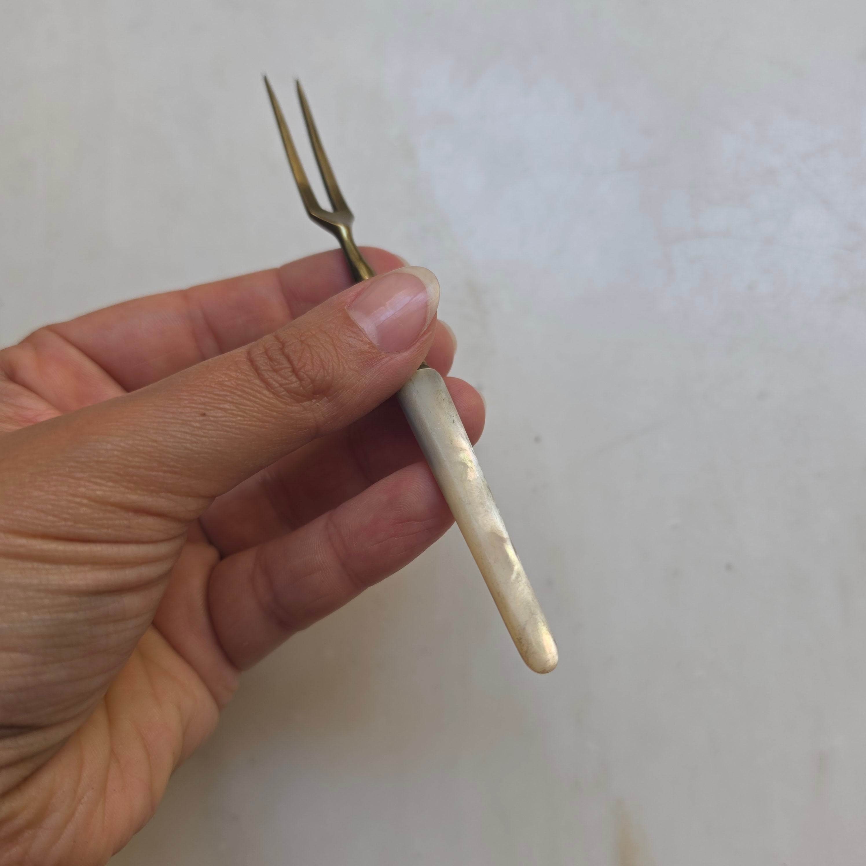 Antike Serviergabel mit echtem Perlmutt-Griff
