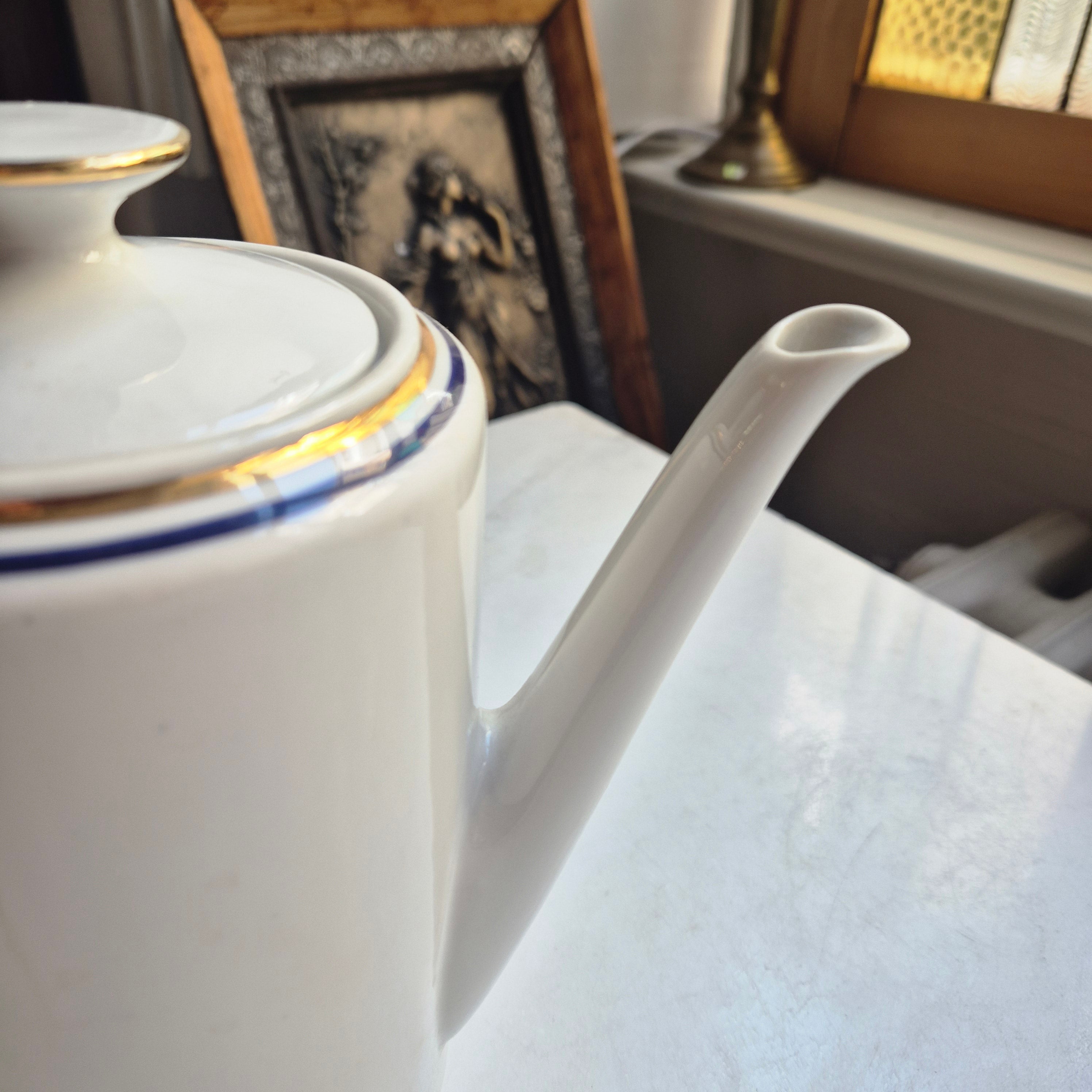 Vintage Kahla Tee Kaffeekanne Kanne weiß blau goldrand