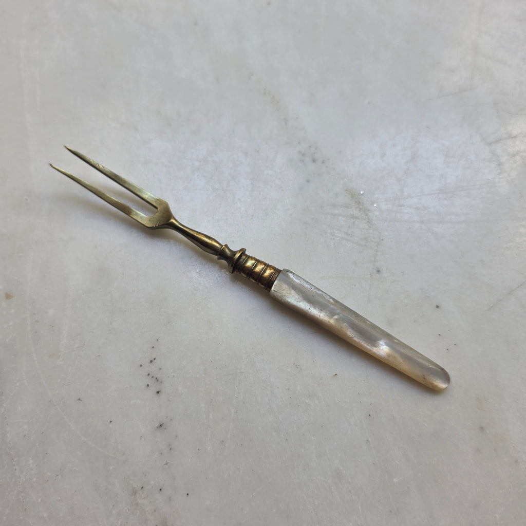 Antike Serviergabel mit echtem Perlmutt-Griff