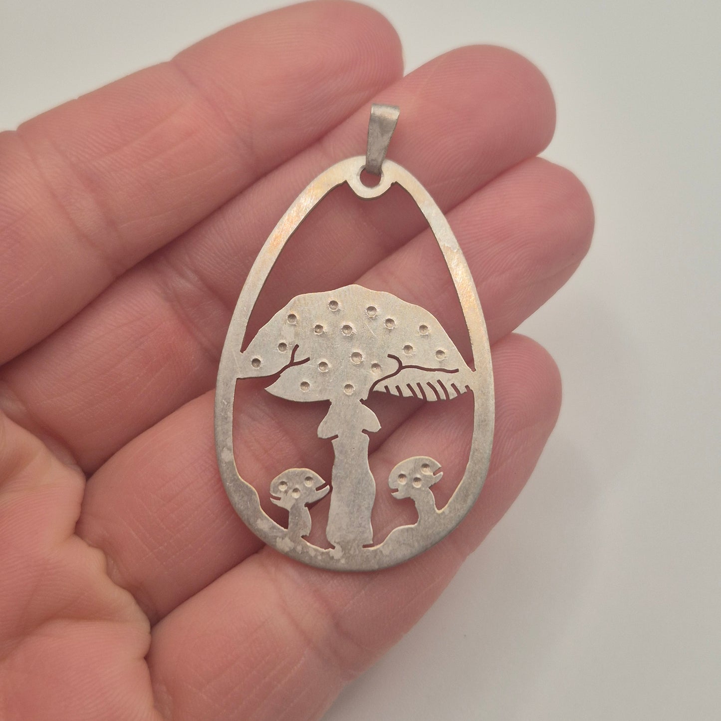 Handgemachter Vintage Pilz-Anhänger – Cut-Out Design🍄