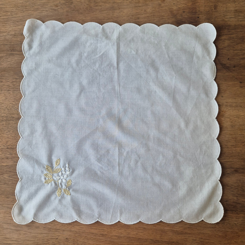 Kleine 90er Jahre Serviette oder Zierdeckchen 40x40cm