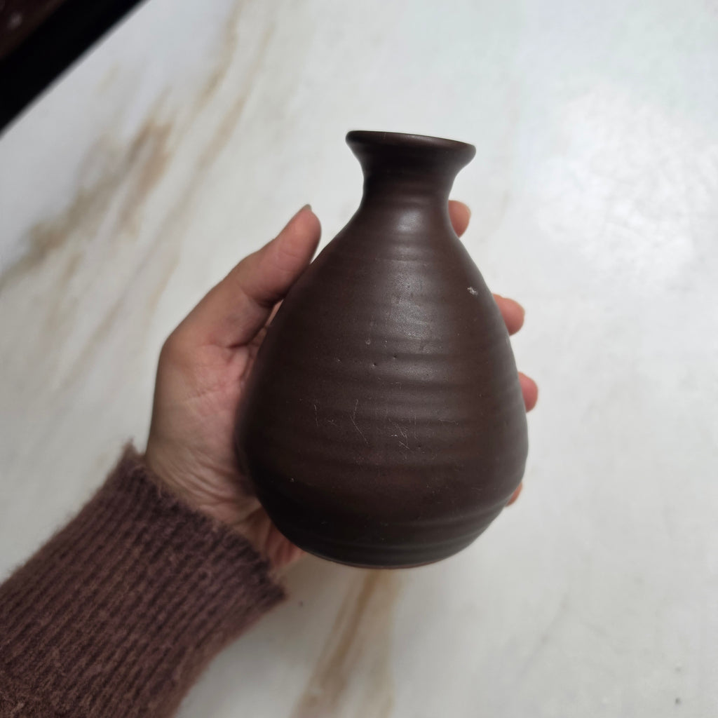 Handgemachte Keramik-Vase - Sake-Karaf (Dunkelbraun)