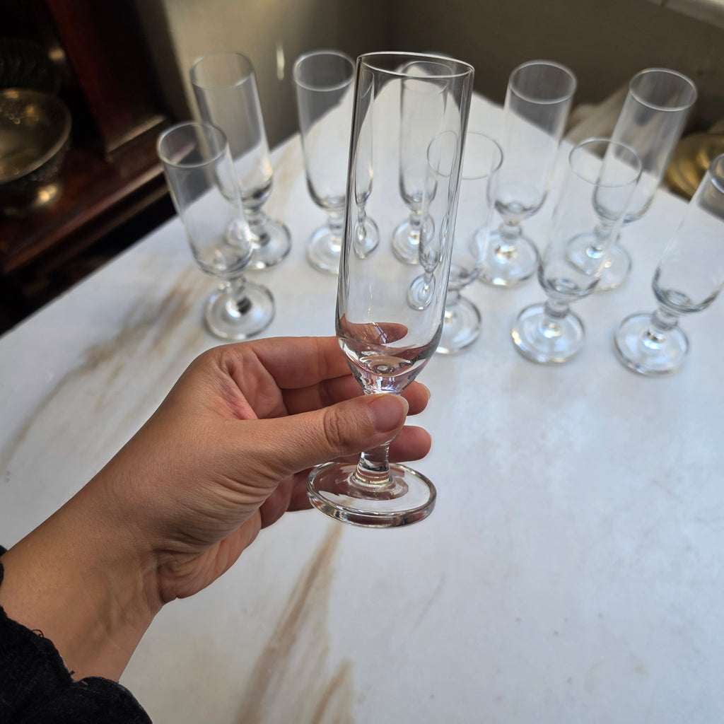10er Set Vintage Sektflöten / Likörgläser mit Kugel-Nodus – Elegant & Zeitlos