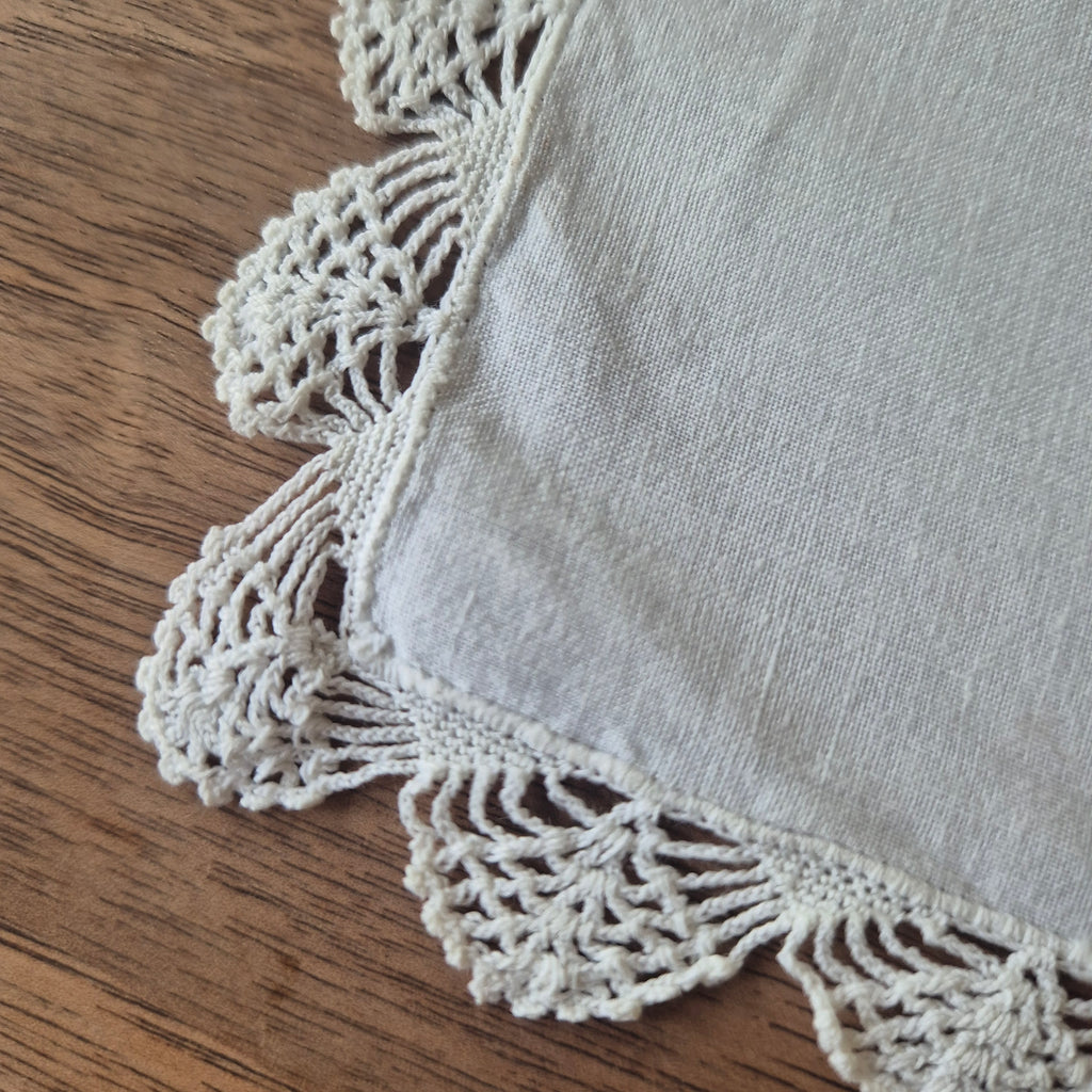Vintage Serviette Stoff Einstecktuch 29x29cm Baumwolle leichter gelber Fleck