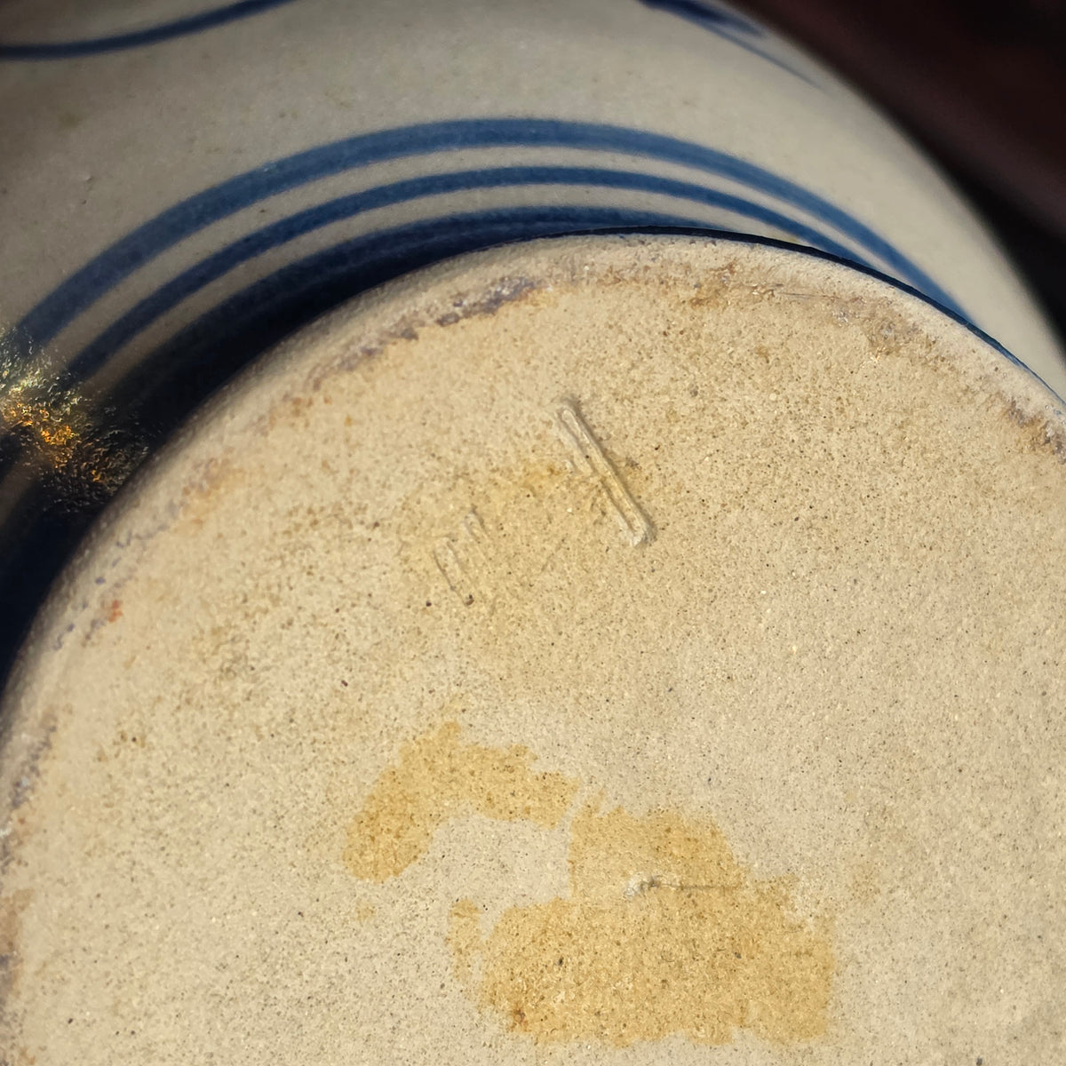 Klassischer Westerwälder Steinzeug-Krug – Handbemaltes Bembel-Design