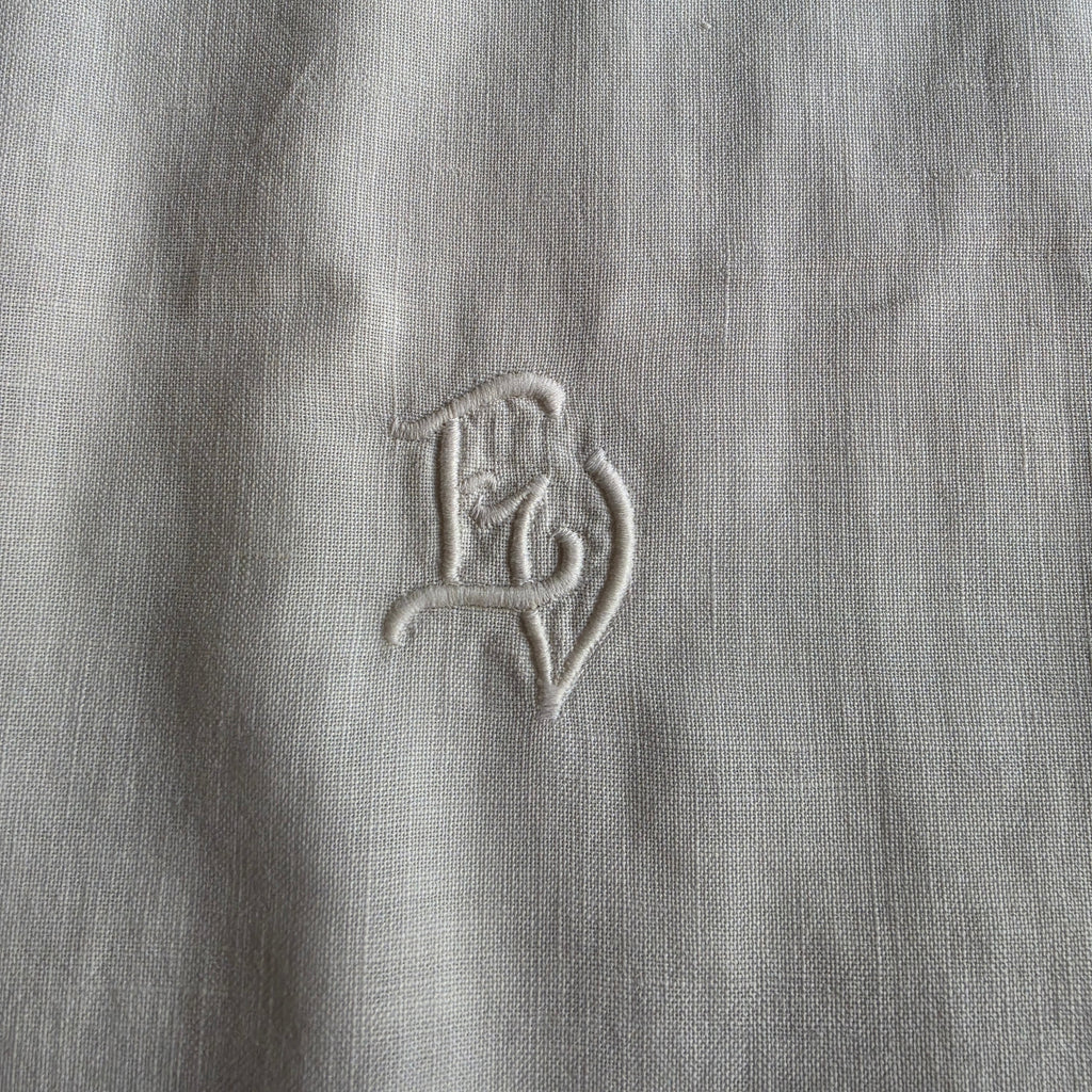Antiker Paradekissen-Bezug - Monogramm E.V. - 70x75cm - Baumwolle - 2x Knöpfe fehlen