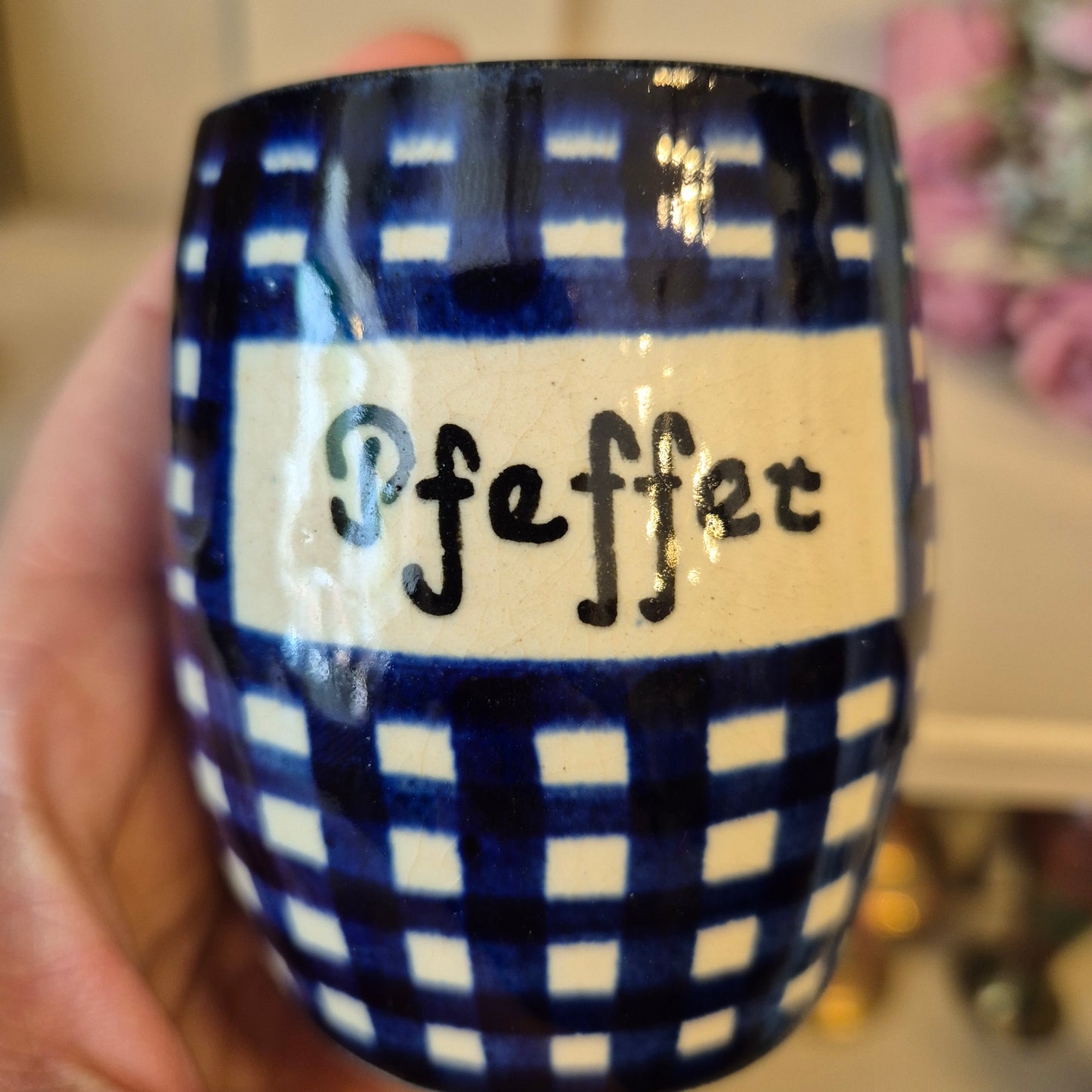 Alte kleine Keramik Gewürzdose mit Deckel mit Aufschrift " Pfeffer" blau weiß