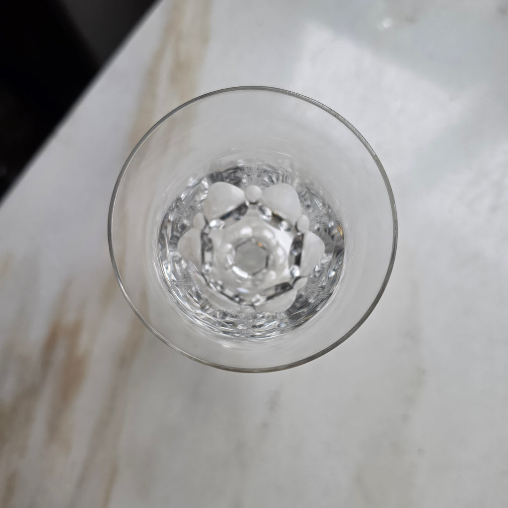 Elegantes Vintage-Likörglas aus geschliffenem Kristall – Facettierter Stiel & Sternboden