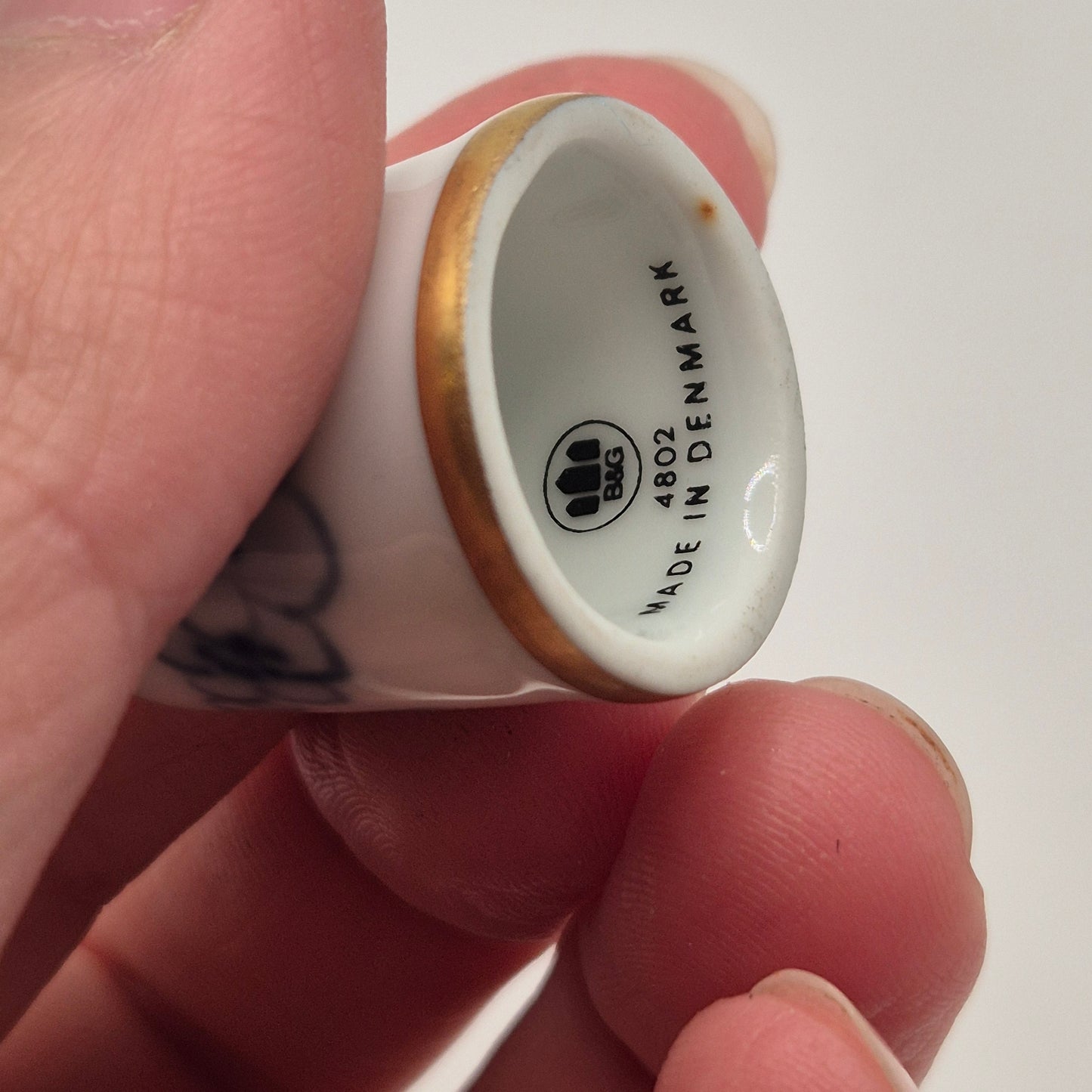 B&G Fingerhut Porzellan Made in Denmark Vintage blau weiß Goldrand Handmade