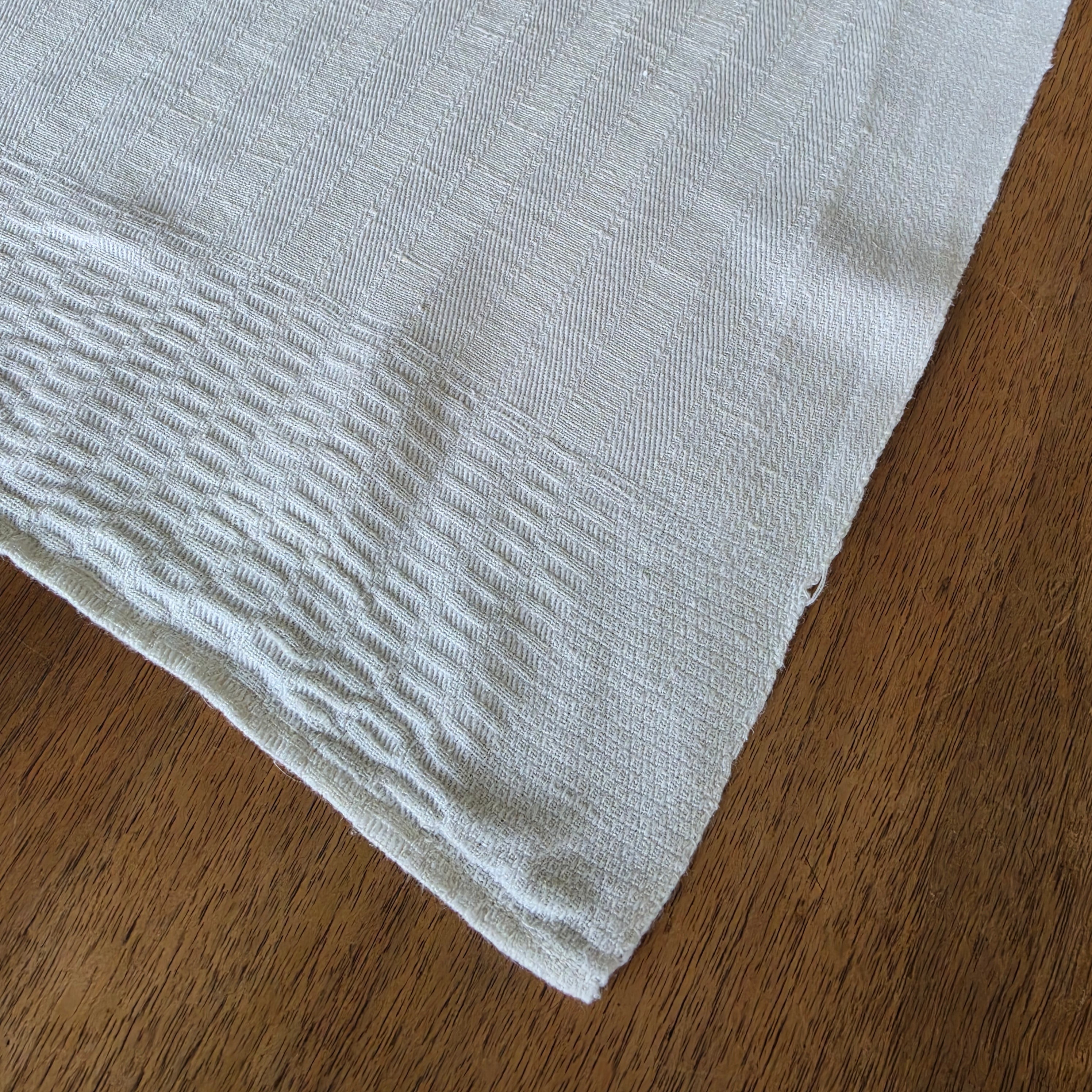 Edles Vintage Leinentuch mit Monogramm-Stickerei „B“ & Waffelstruktur-Bordüre - 46x97cm
