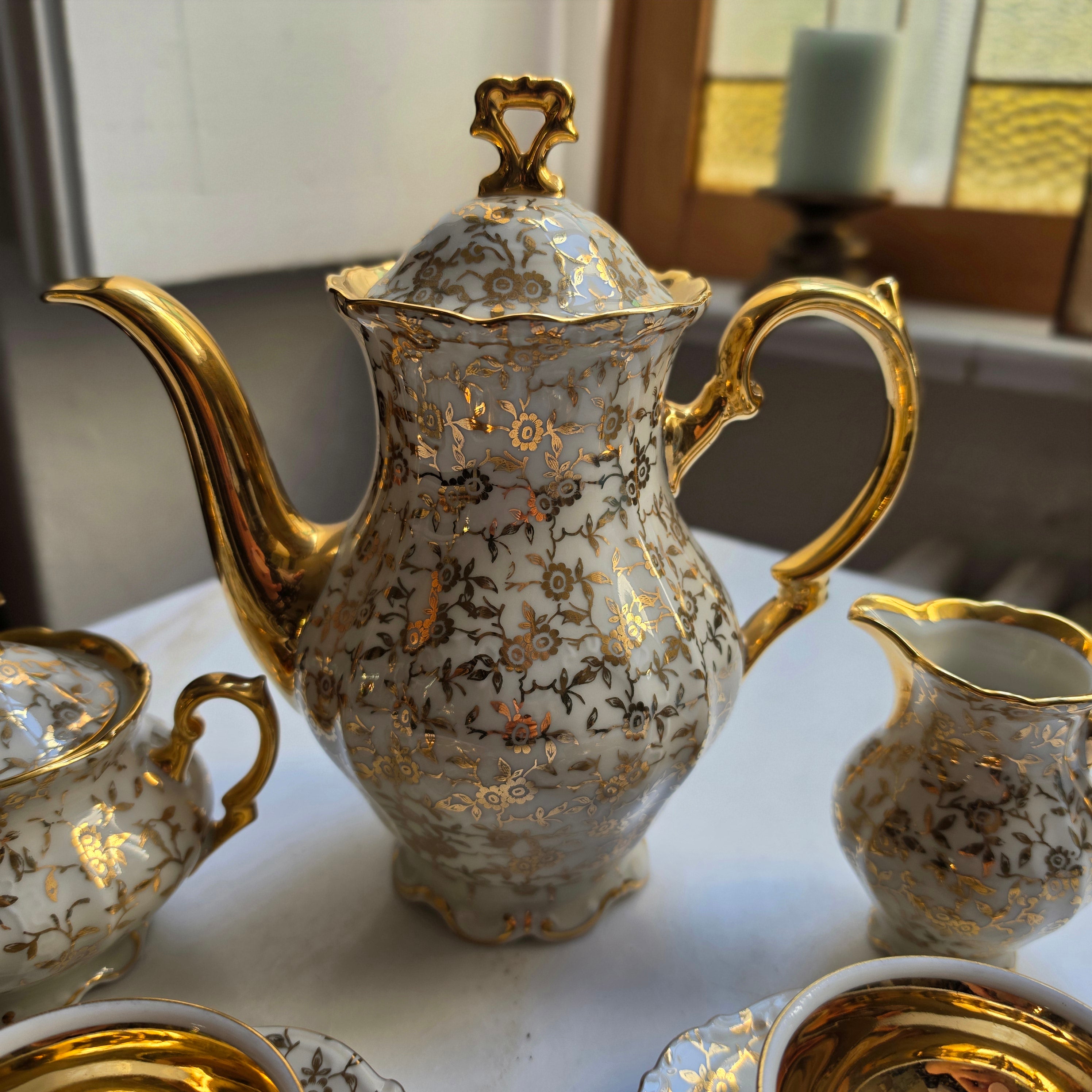 Mitterteich Bavaria Porzellan Tee-/Kaffeeset – Echte Glanzvergoldung mit Barock-Blumenmuster Set