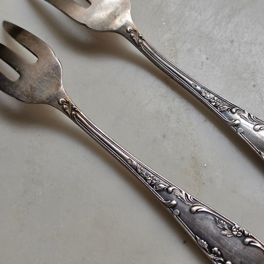 Vintage Kuchengabeln Set 2-teilig – Versilbert (90er Versilberung) mit Floralam Dekorbordüre - Barock-Stil