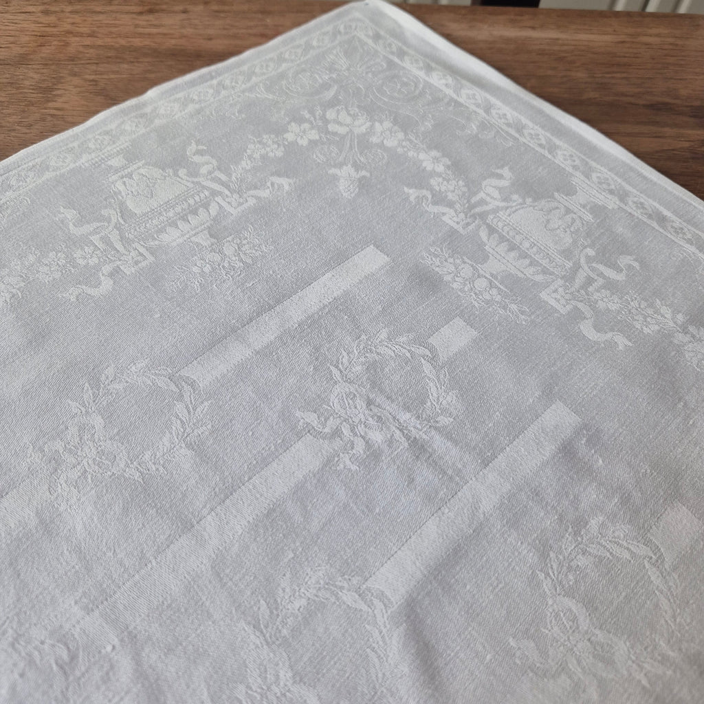 Antike Jugendstil Serviette oder Mitteldecke mit Monogramm E.H