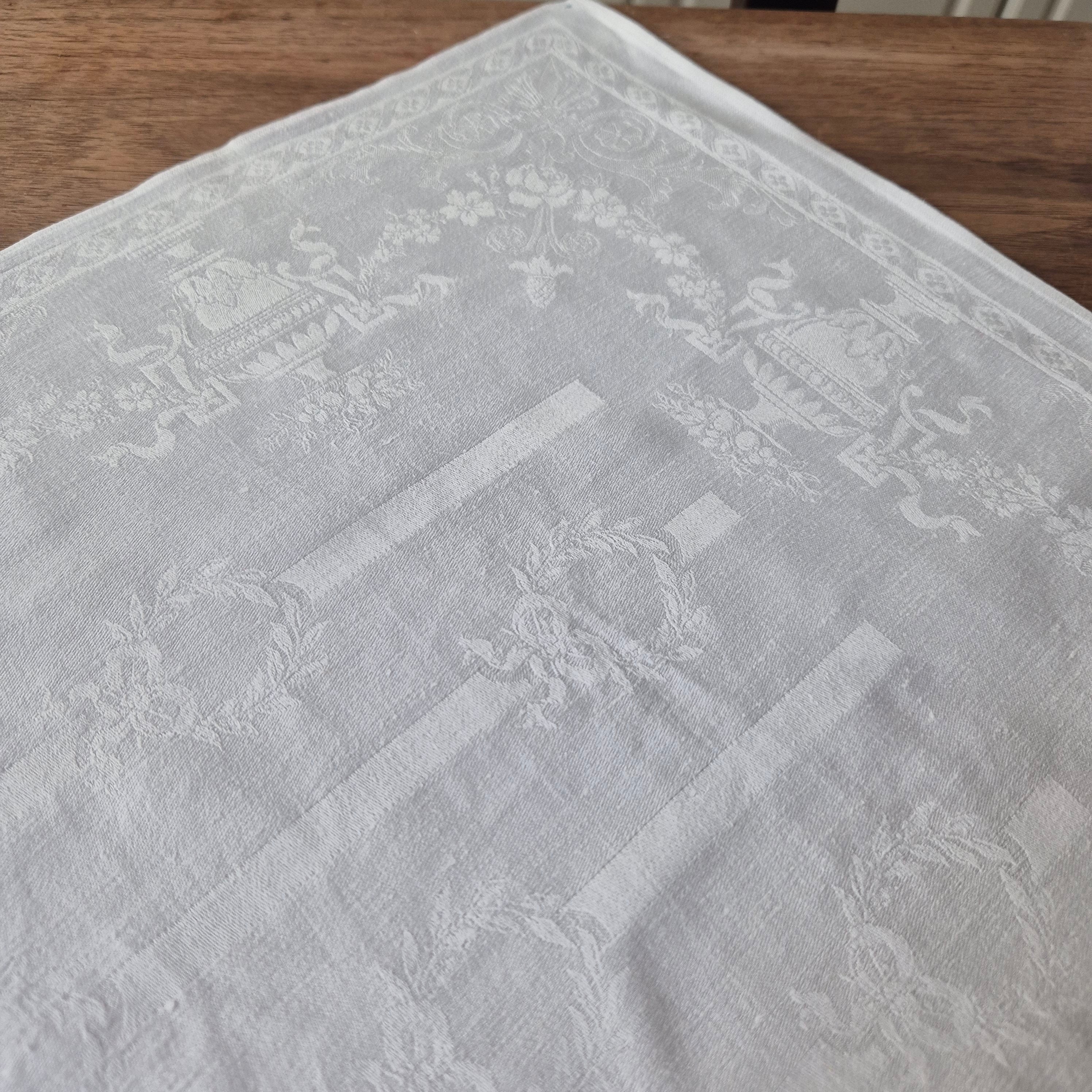 Antike Jugendstil Serviette oder Mitteldecke mit Monogramm E.H