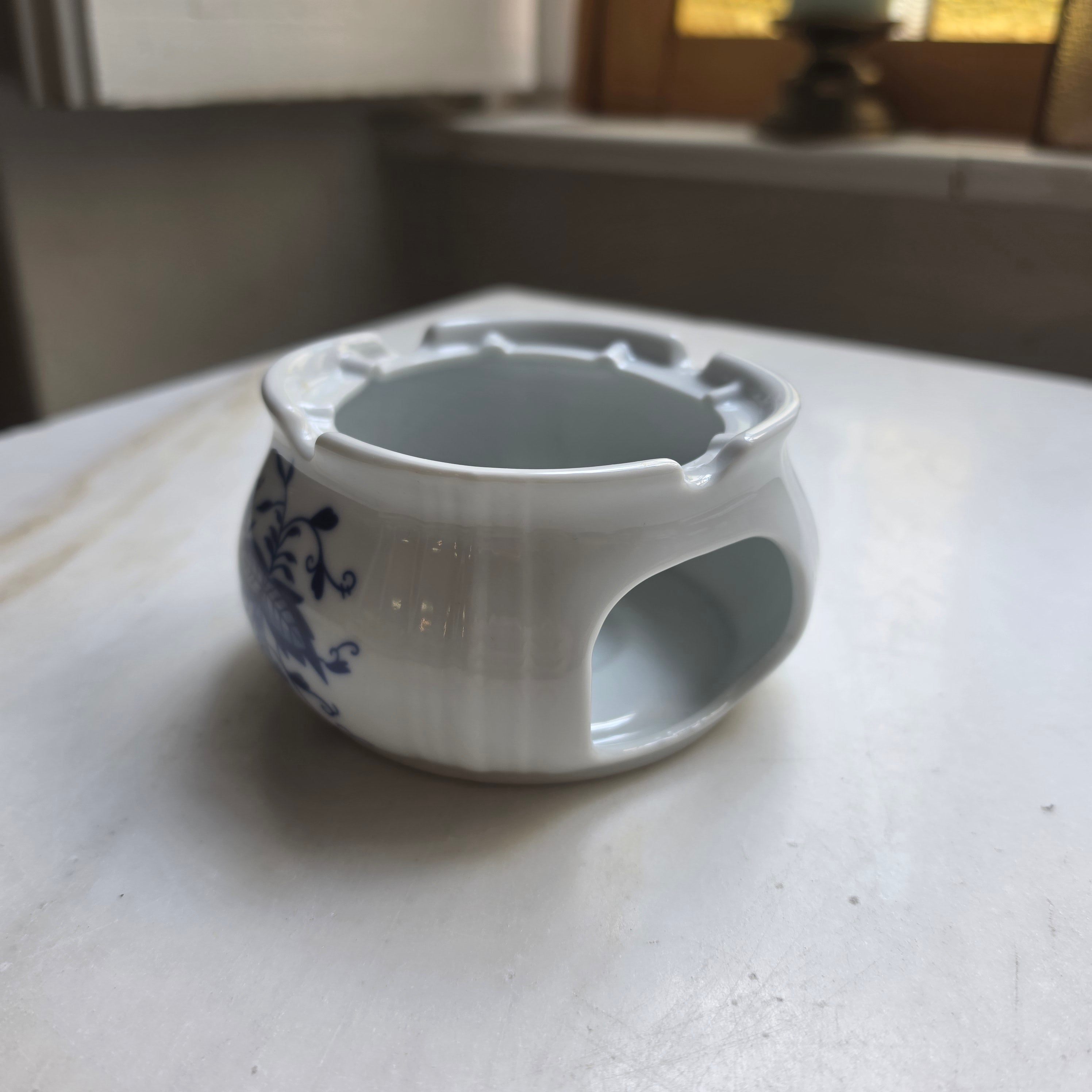 Vintage Stövchen blau weiß Zweibelmuster