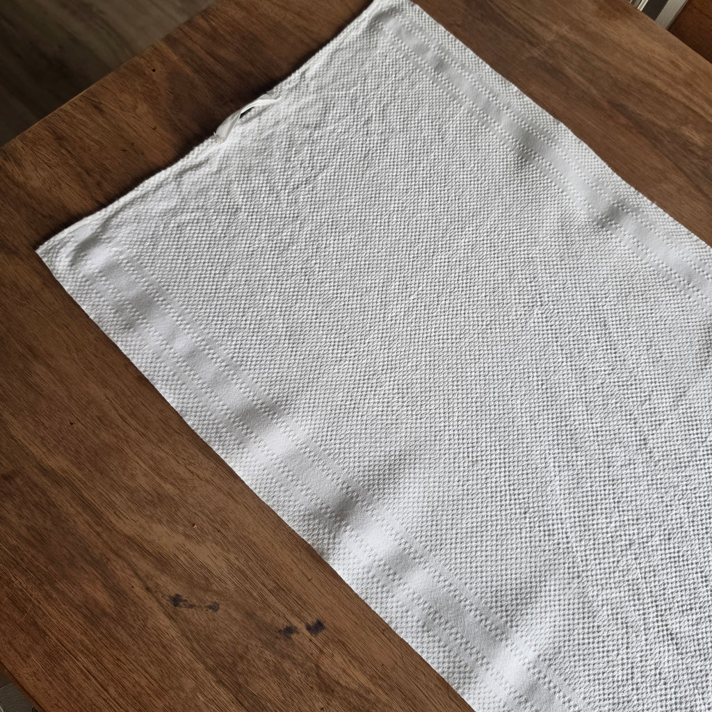 Hochwertiges weißes Waffel-Piqué-Geschirrtuch aus Baumwolle - 45x100cm