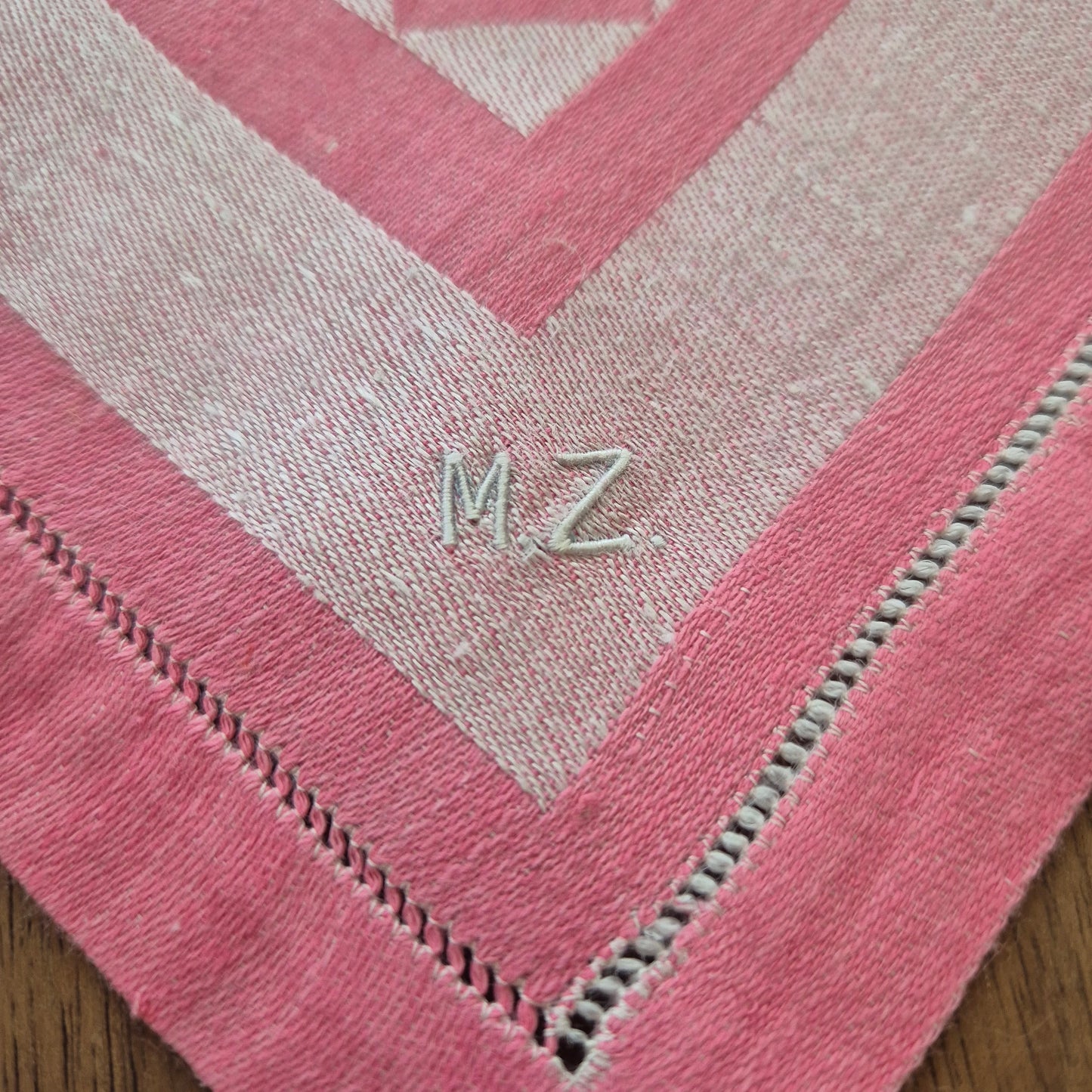 Vintage Rosa weiße Stoff Serviette Einstecktuch Monogramm M.Z 34x34cm Baumwolle