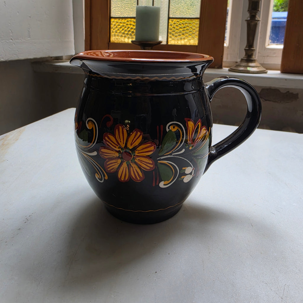 Vintage Krug mit Henkel - Handbemalt mit Blumen - schwarz
