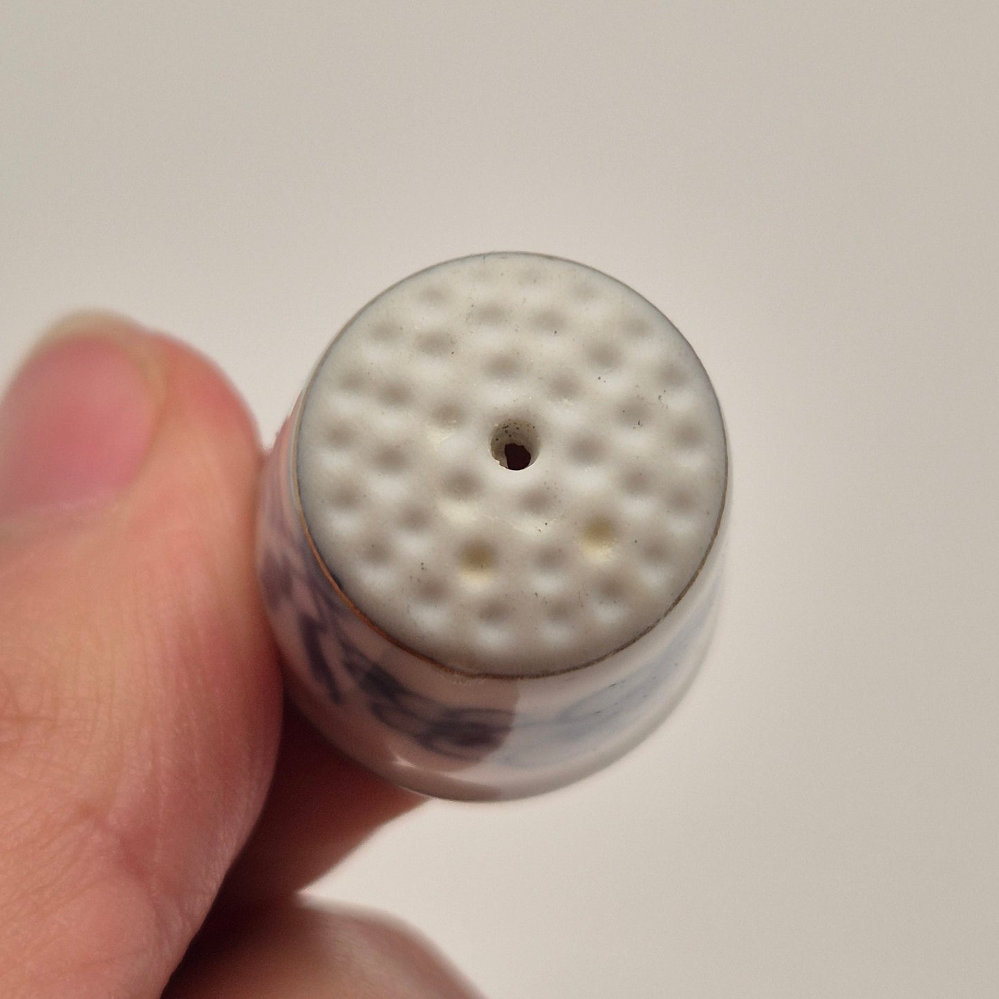 B&G Fingerhut Porzellan Made in Denmark Vintage blau weiß Goldrand Handmade