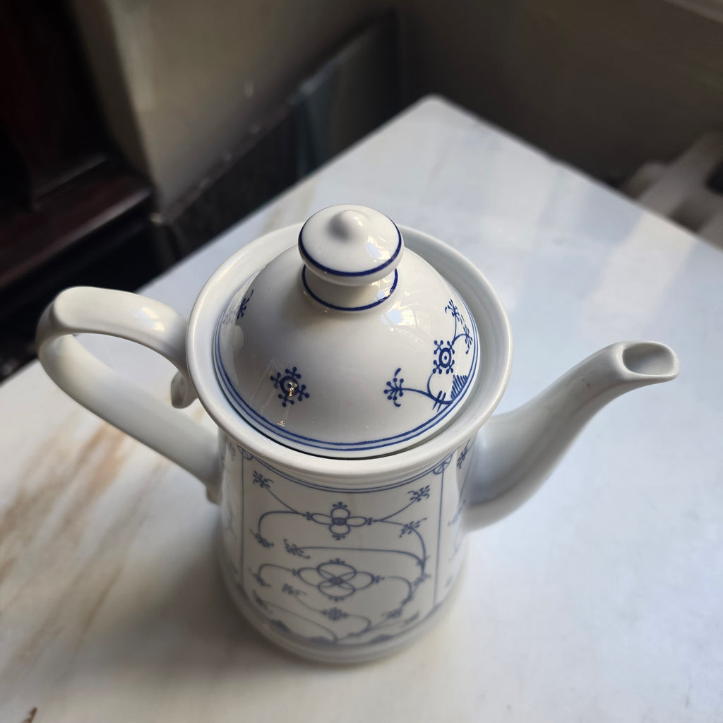 Klassische Porzellan-Kaffeekanne - Teekanne mit Zwiebelmuster Form Marienbad
