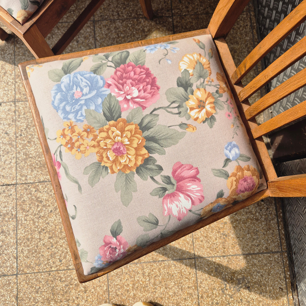 Jugendstil Stuhl Eiche Vollholz Küchenstuhl aufgearbeitet mit Blumenschnitzerein & neuem Polster