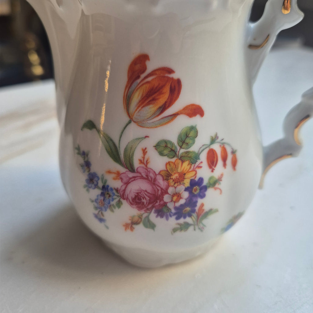 Antikes kleines Milchkännchen von Bavaria Porzellan Germany mit Blumendekor Tulpe