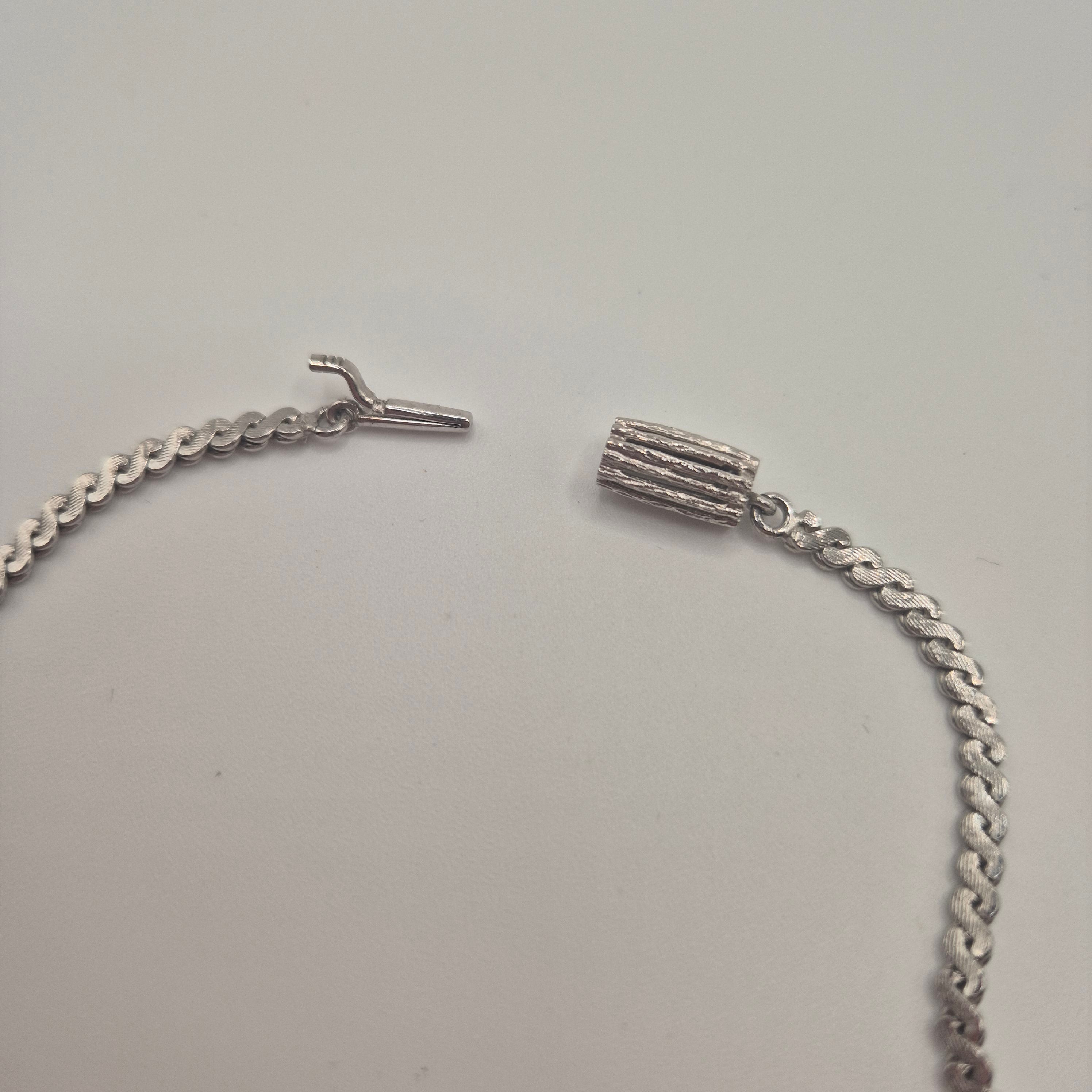 Prachtvolles Vintage-Collier – Smaragdgrüne Eleganz im Royal-Stil