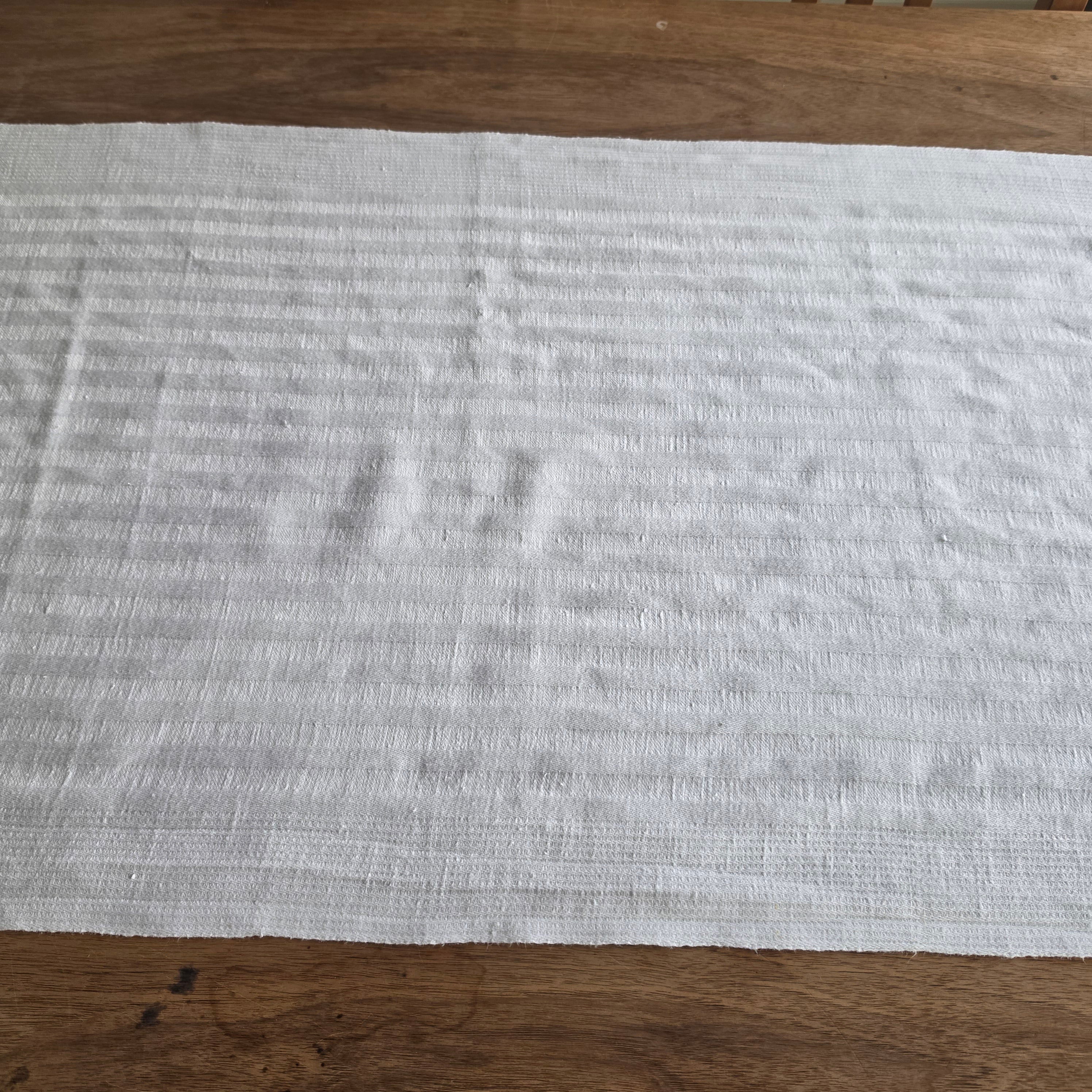 Vintage Leinen-Küchentuch mit rotem Monogramm "P M" - 50x100cm