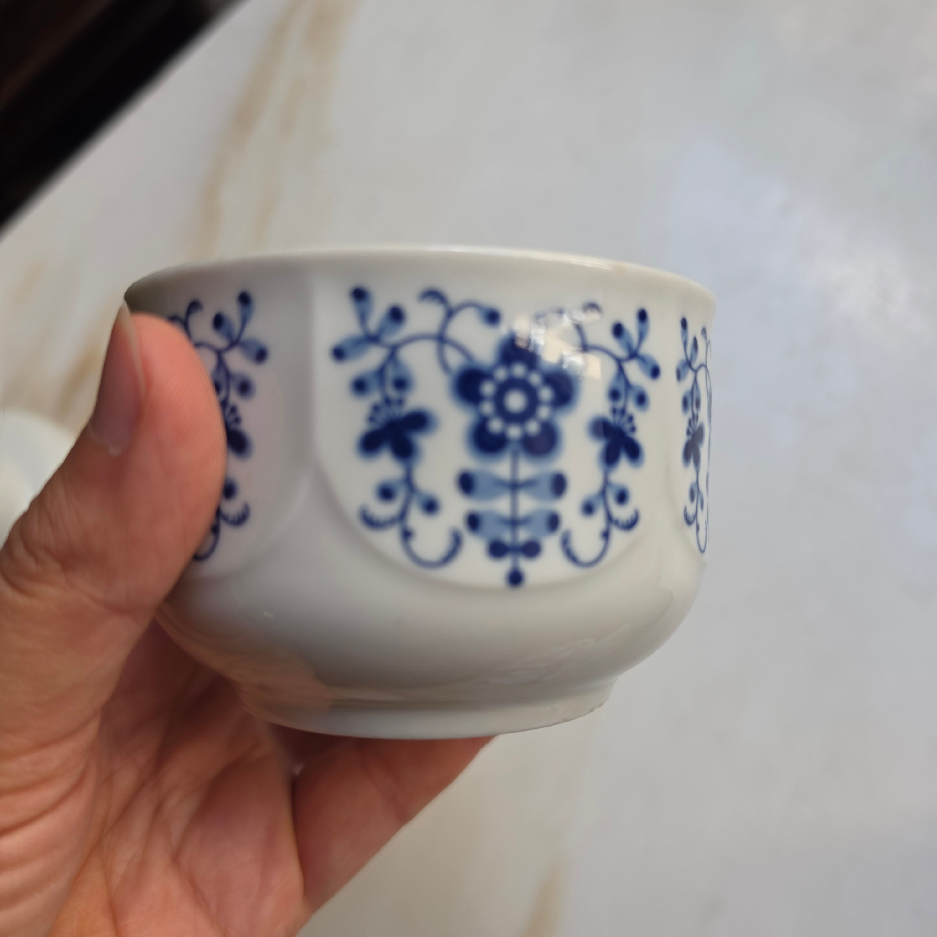 Vintage Henneberg Porzellan Zuckerdose blau weiß Blumendekor