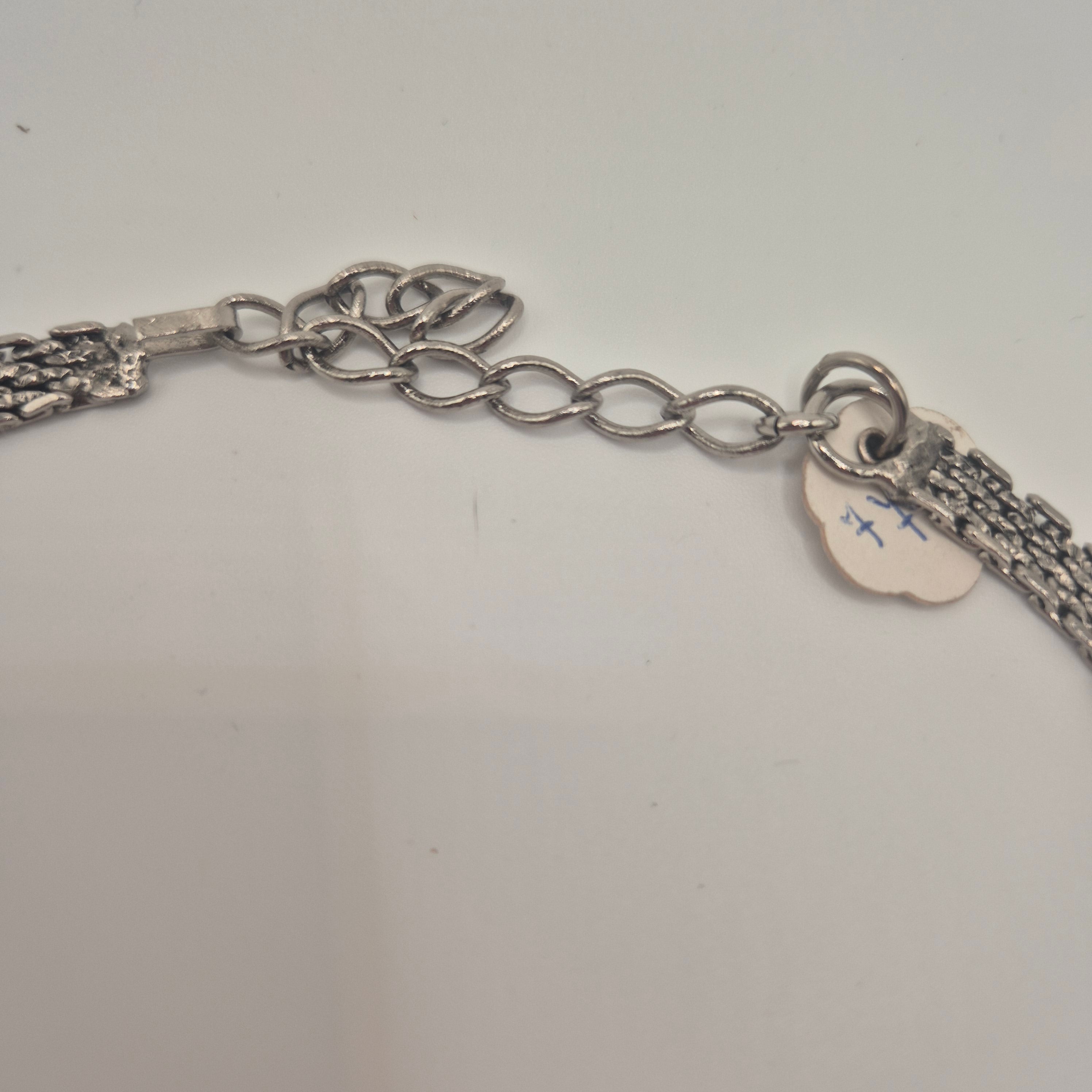 Statement Vintage-Collier – Altsilber-Optik mit dunkler Perle