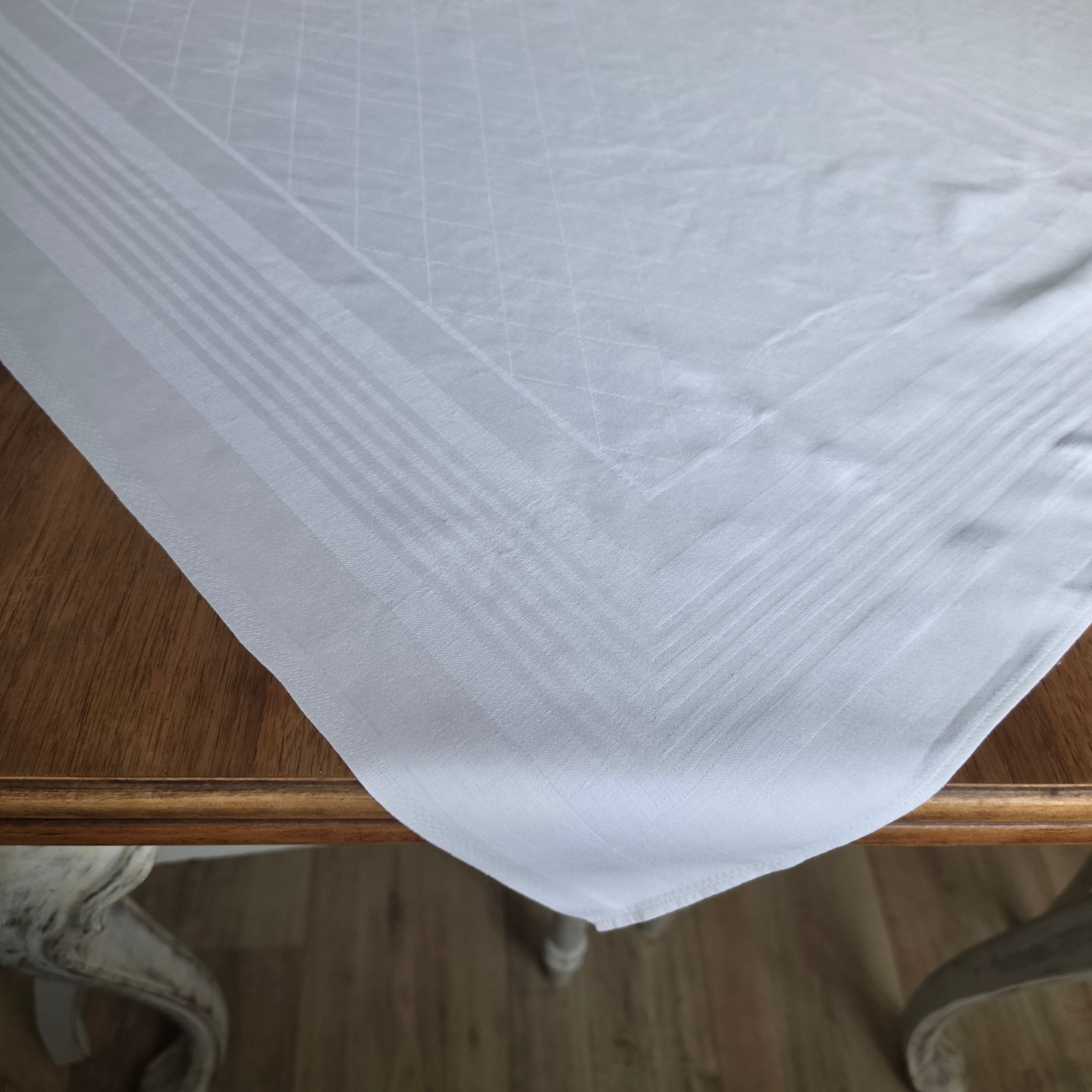 Antike Damast-Tischdecke mit Rauten-Muster & Atlasrand - Reinweiß - 90x100cm