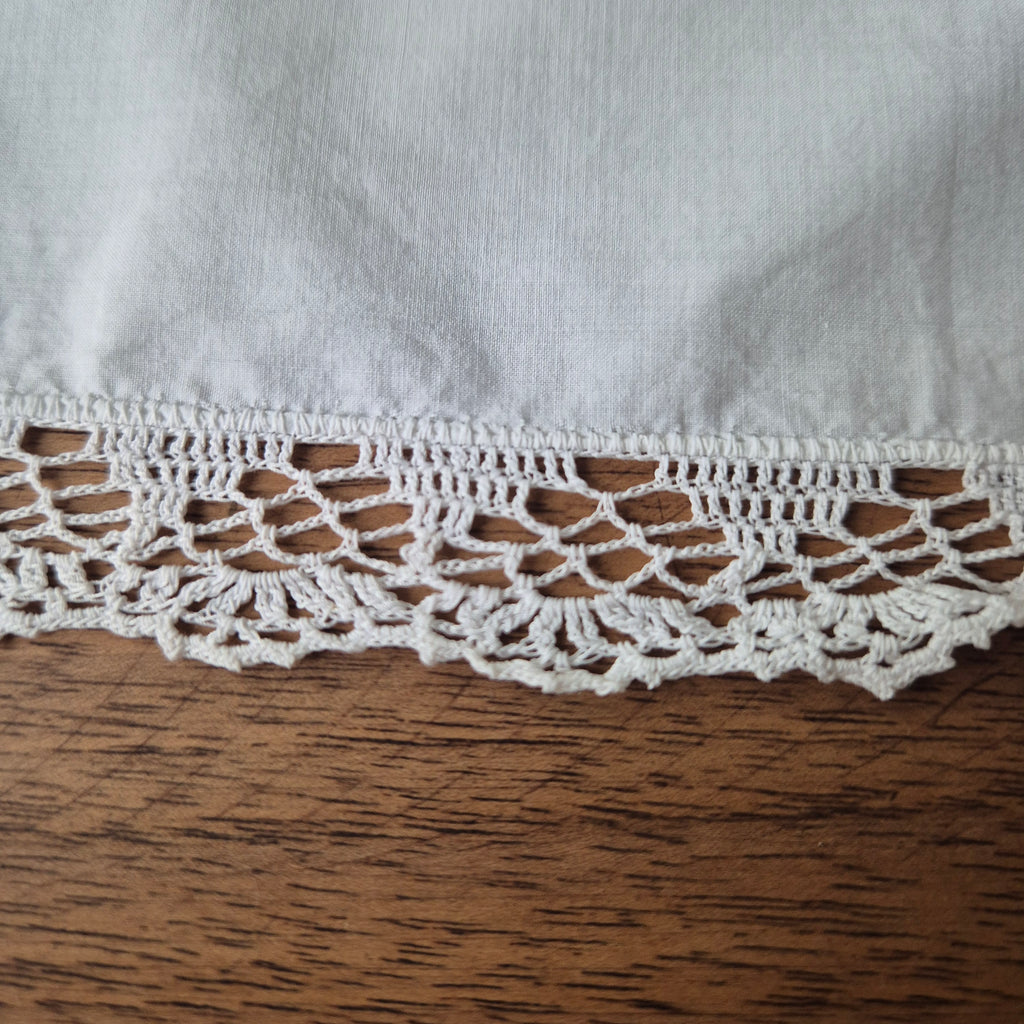 Vintage Stofftaschentuch weiß Baumwolle gehäkelt/geklöppelt 29x27cm