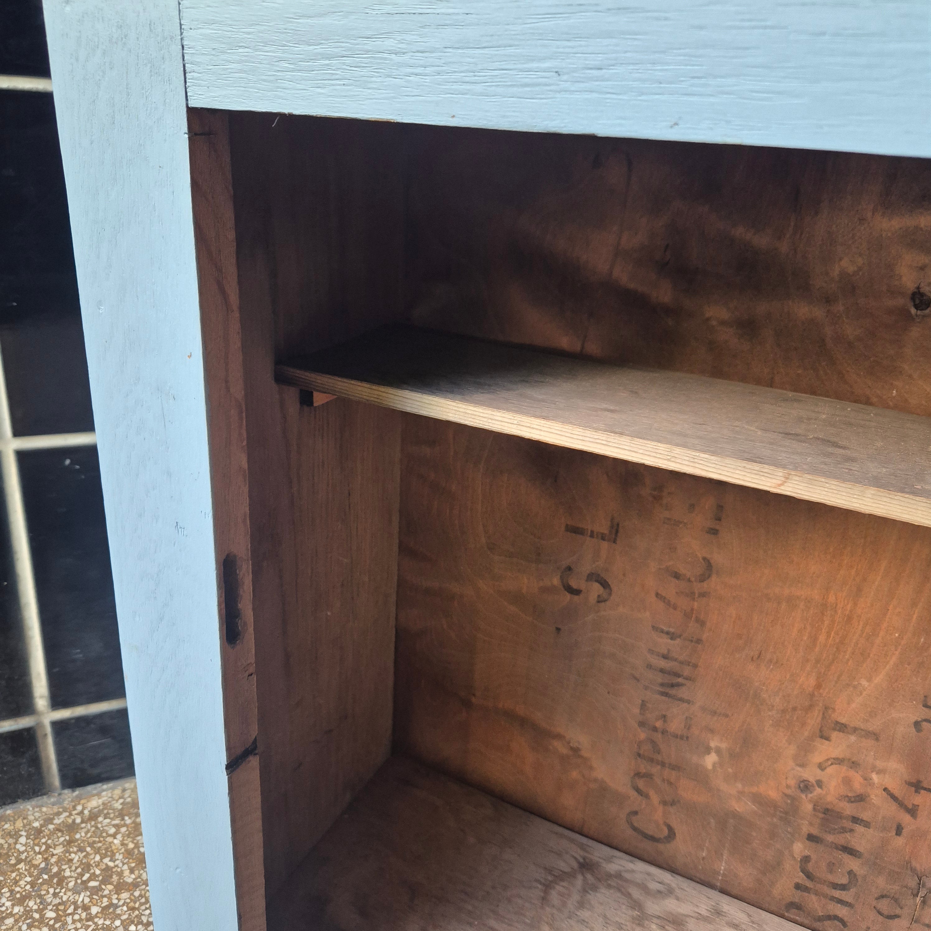 Antiker Wandschrank - Hängeschrank - rustikal Landhaus