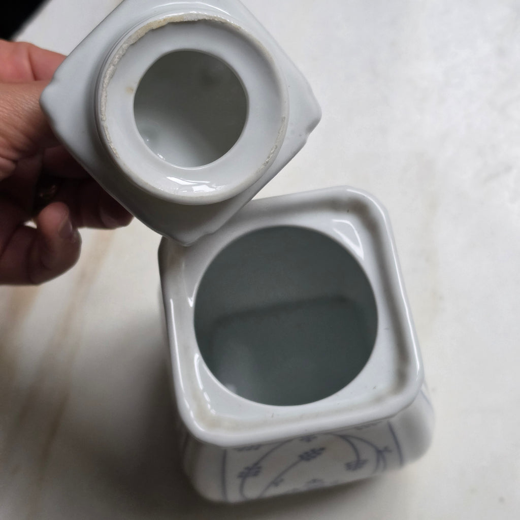 Antike Mehldose aus Porzellan mit Deckel – Zwiebelmuster / Strohmuster Blau-Weiß – Vintage Vorratsdose Küche