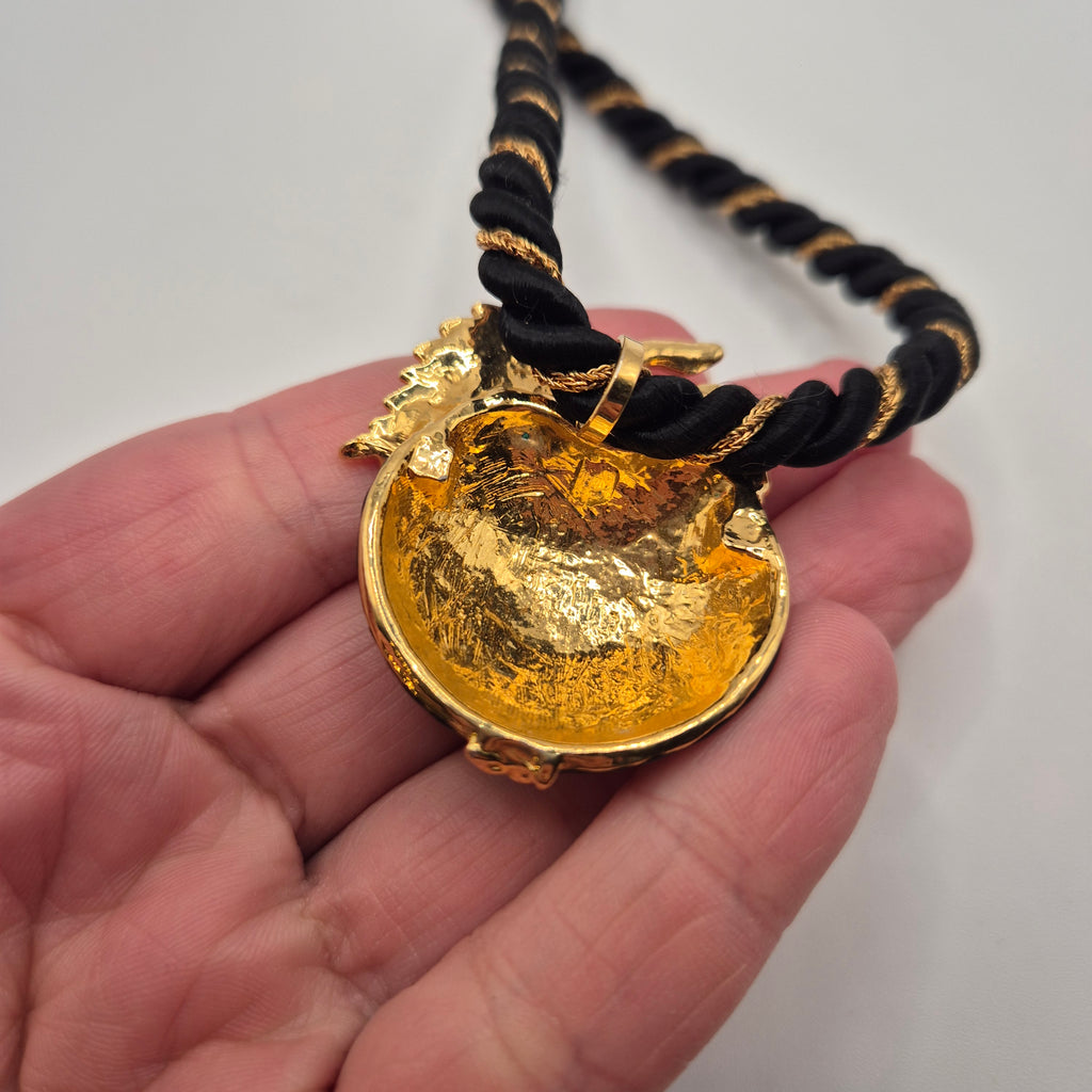 Vintage Halskette aus Stoffkordel mit schwarzem Apfel Anhänger edel Unikat Handmade 80er Jahre gold schwarz