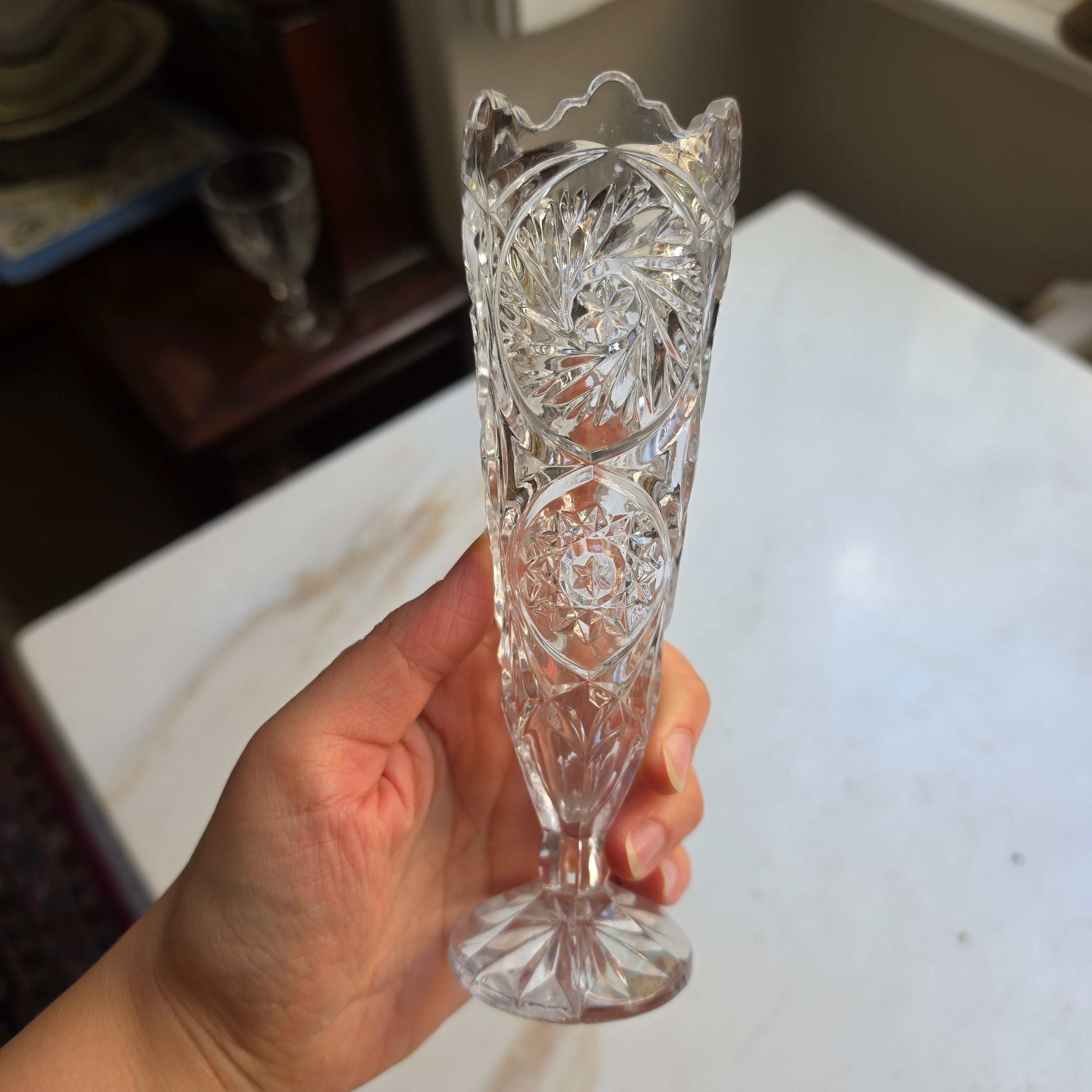 Vintage kleine Bleikristall Vase auf Fuß