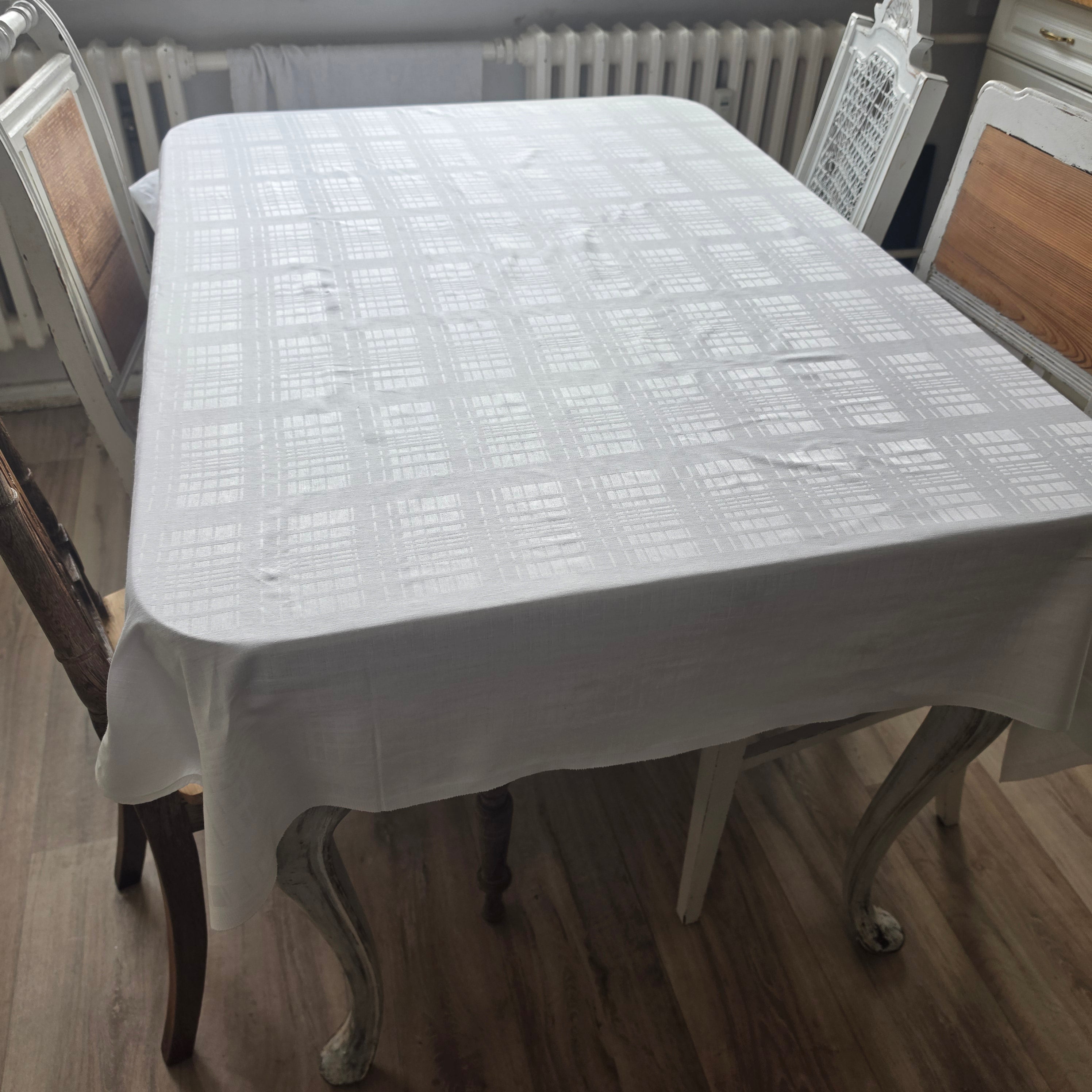 Elegante Vintage-Tischdecke mit edlem Webmuster – 100% Baumwolle - 130x170cm