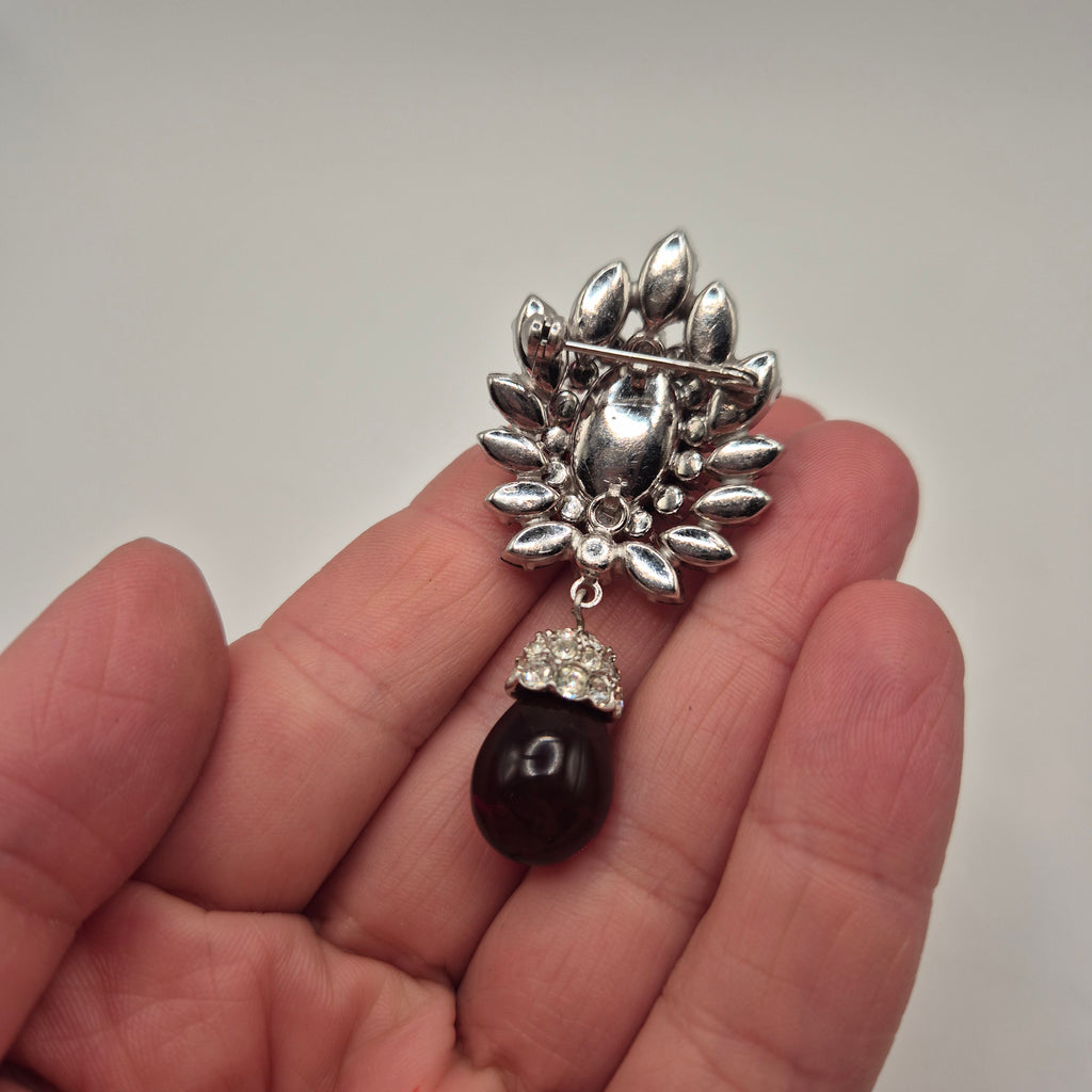 Weinrote Brosche aus den 90ern Modeschmuck "Träne"